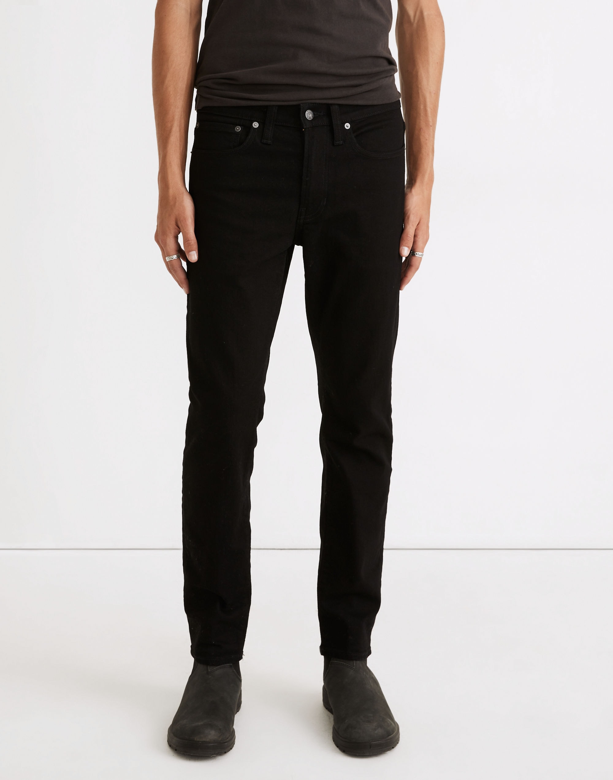 Slim Jeans in Classic Black Wash