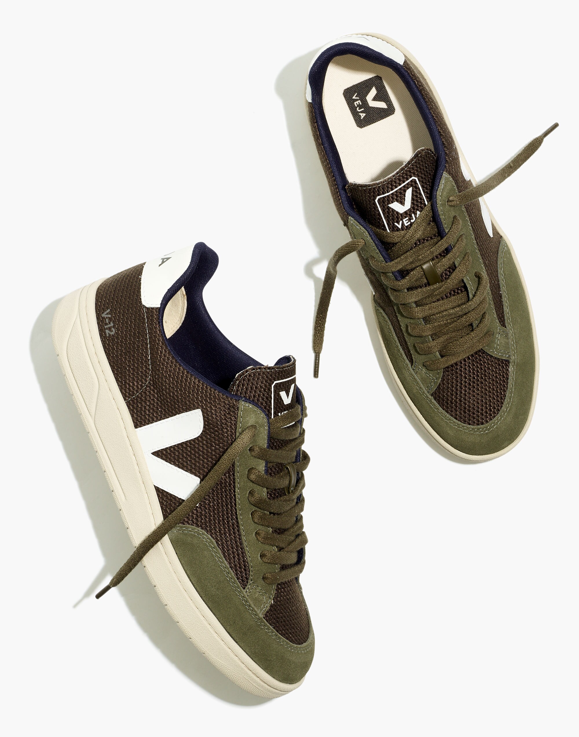 Veja&trade; Men's V-12 Sneakers