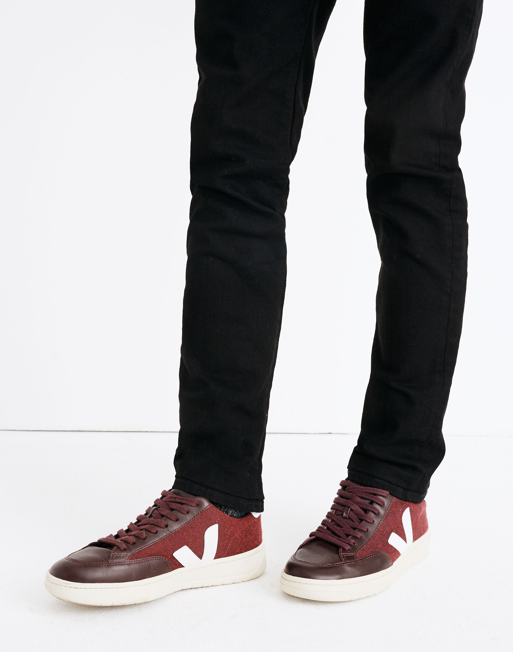 Veja&trade; Men's V-12 Sneakers