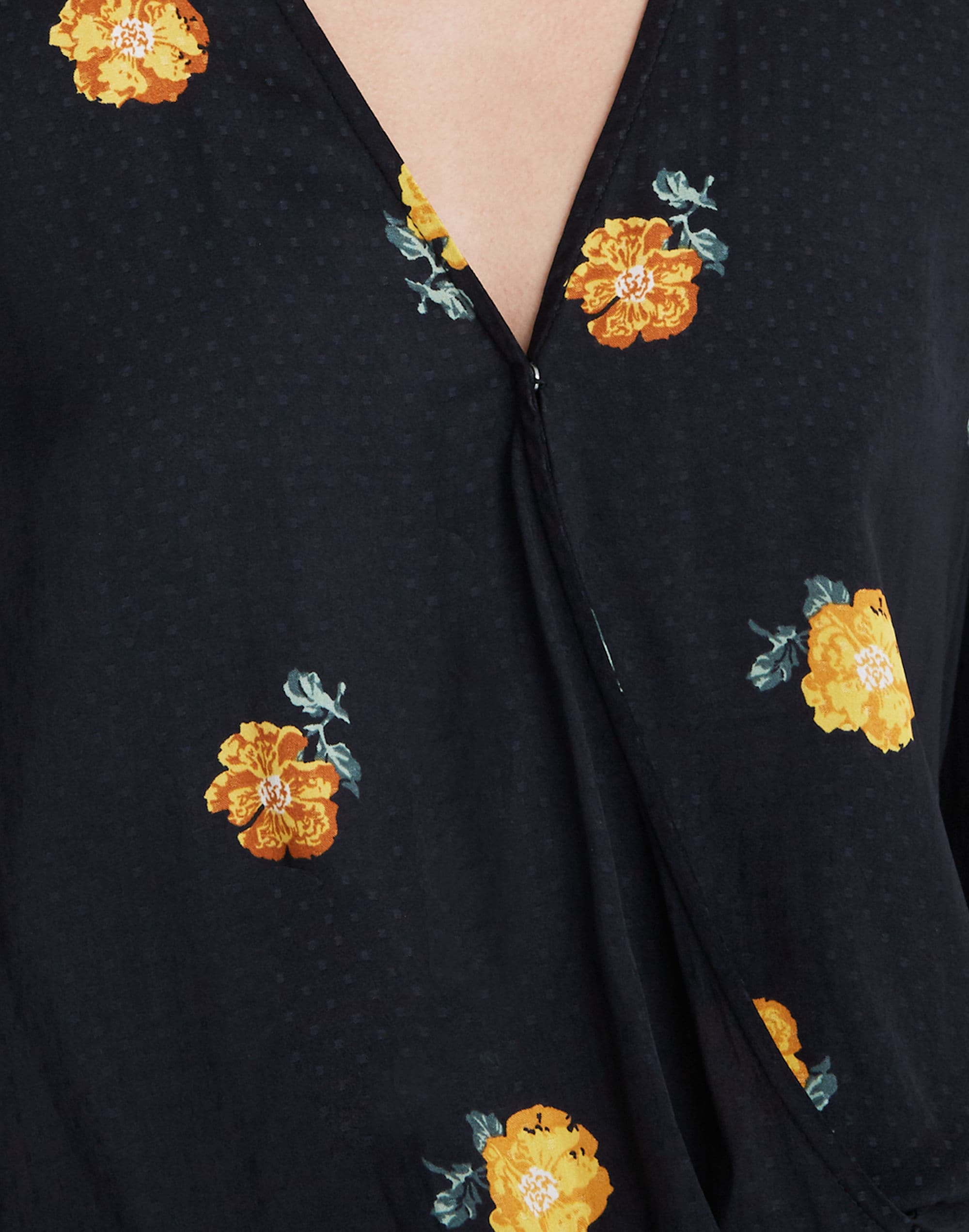 Bubble-Sleeve Wrap Top in Floating Florets