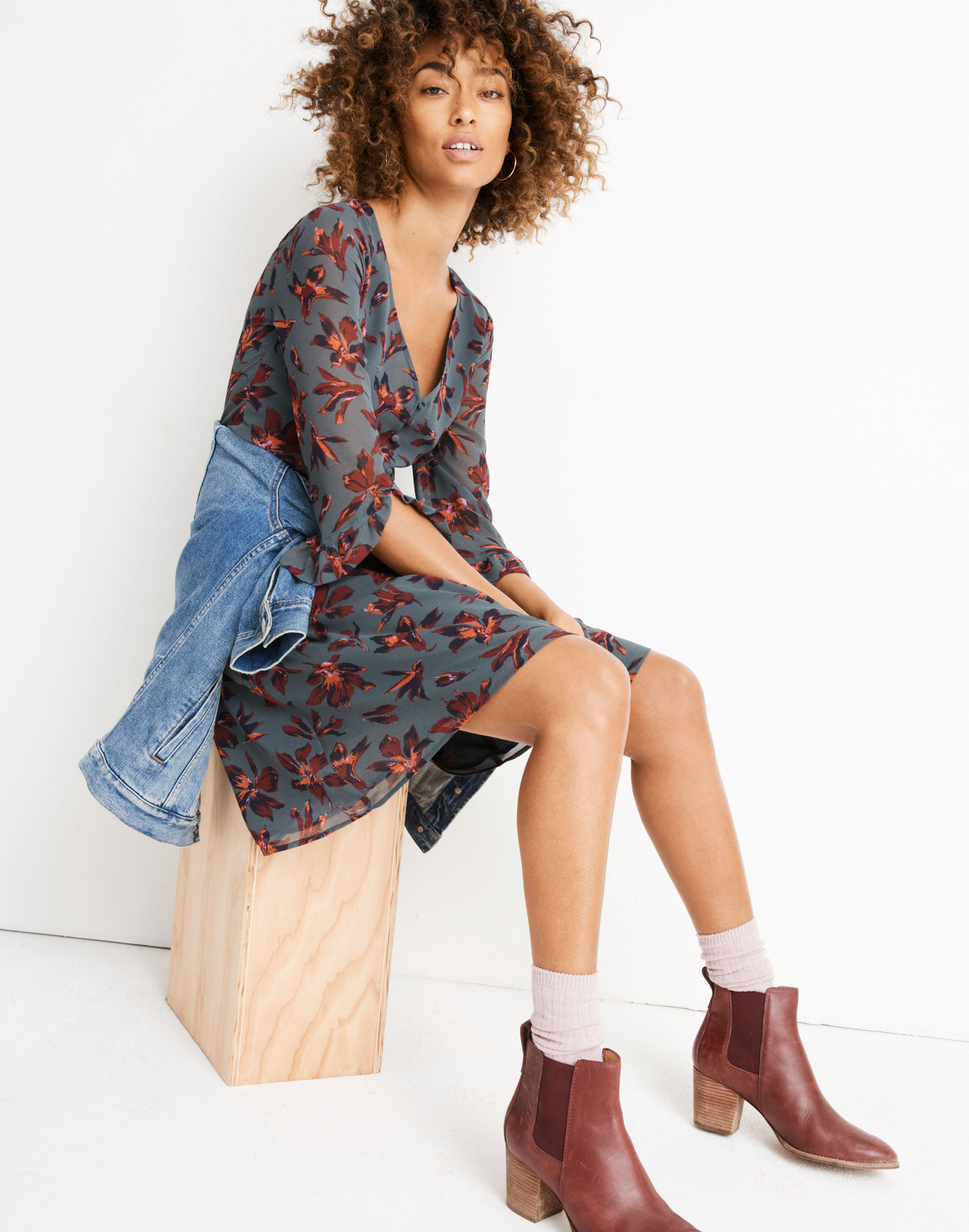 Moonblossom Ruffle-Sleeve Dress in Winter Orchid