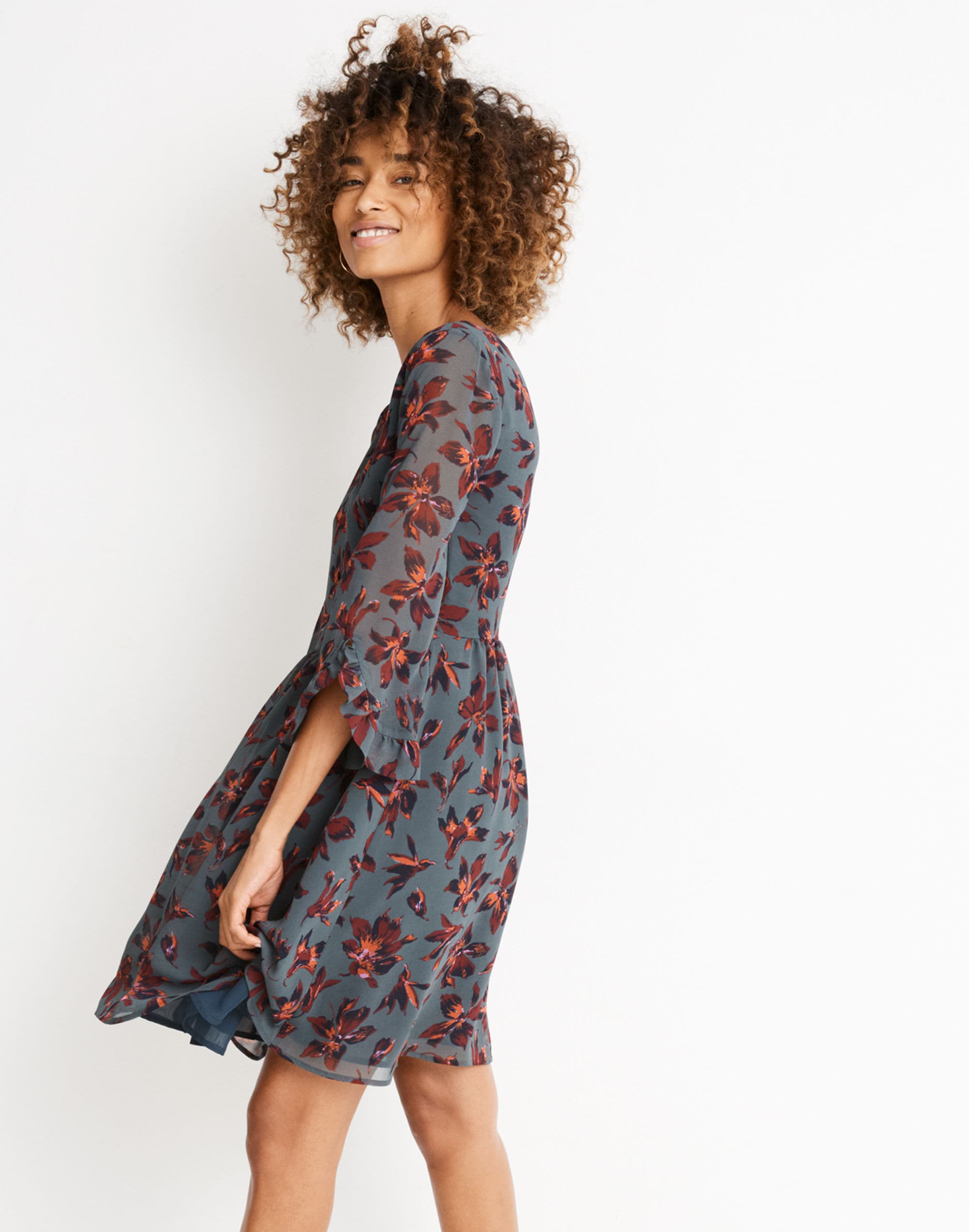 Moonblossom Ruffle-Sleeve Dress in Winter Orchid