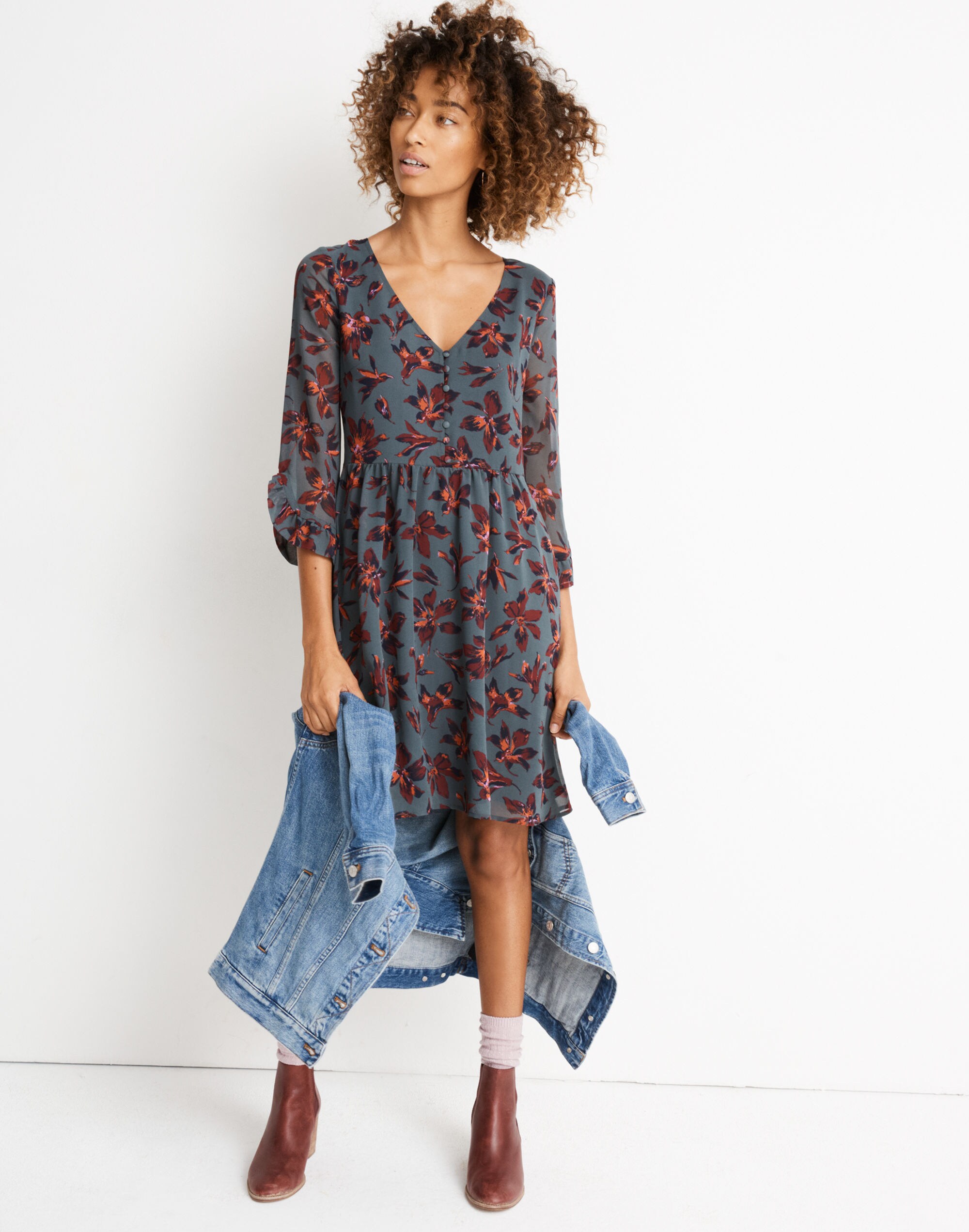 Moonblossom Ruffle-Sleeve Dress in Winter Orchid