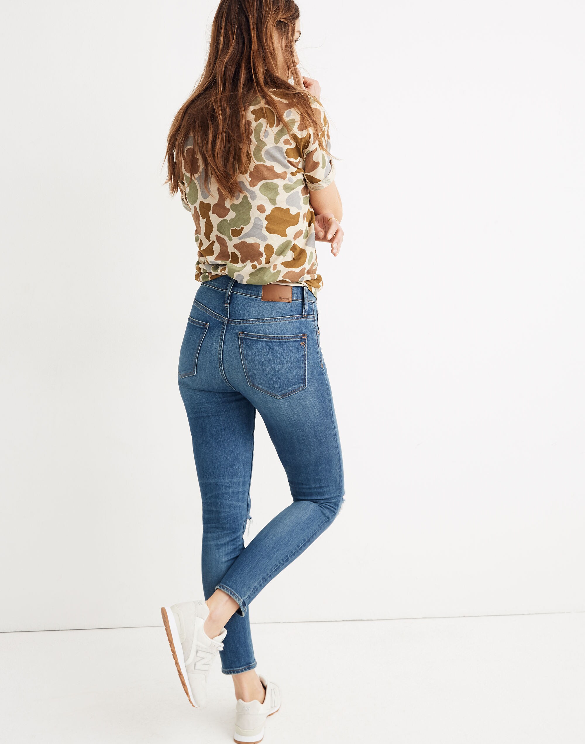 9" Mid-Rise Skinny Crop Jeans in Delmar Wash: Eco Edition