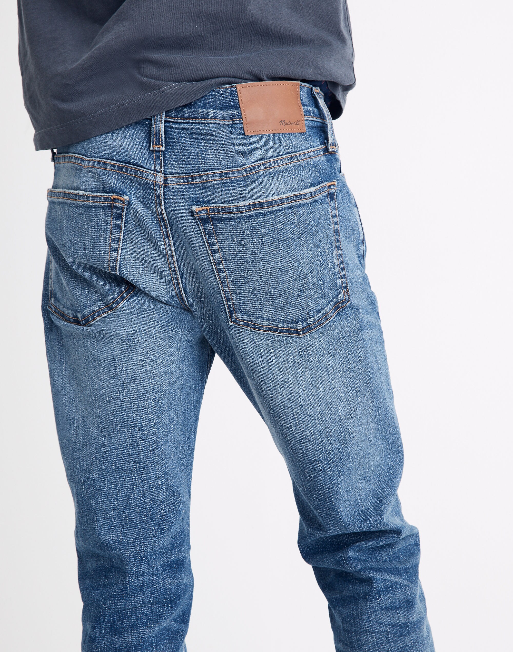 Straight Authentic Flex Jeans in Arcwood Wash