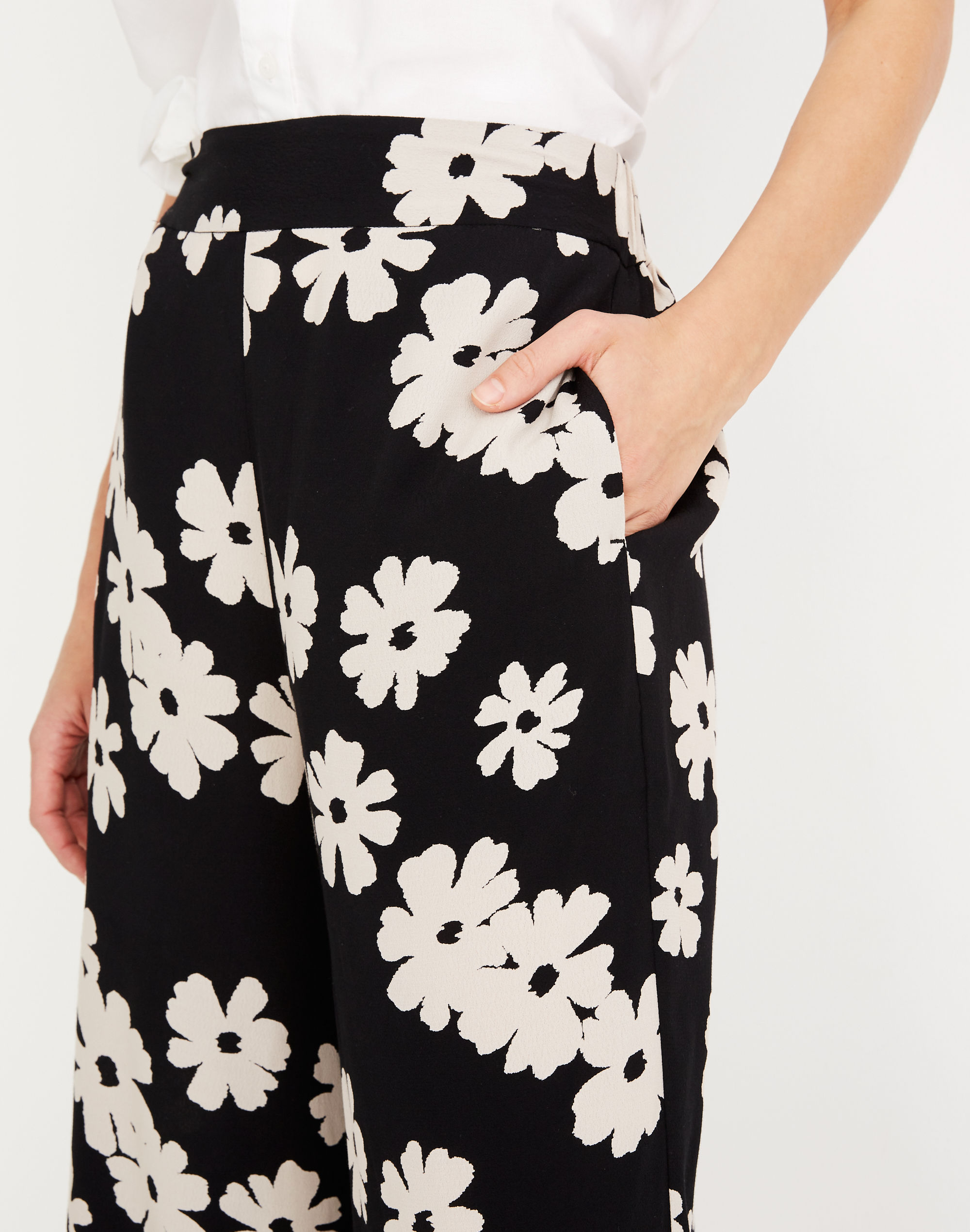 Tall Huston Pull-On Crop Pants in Ikat Floral