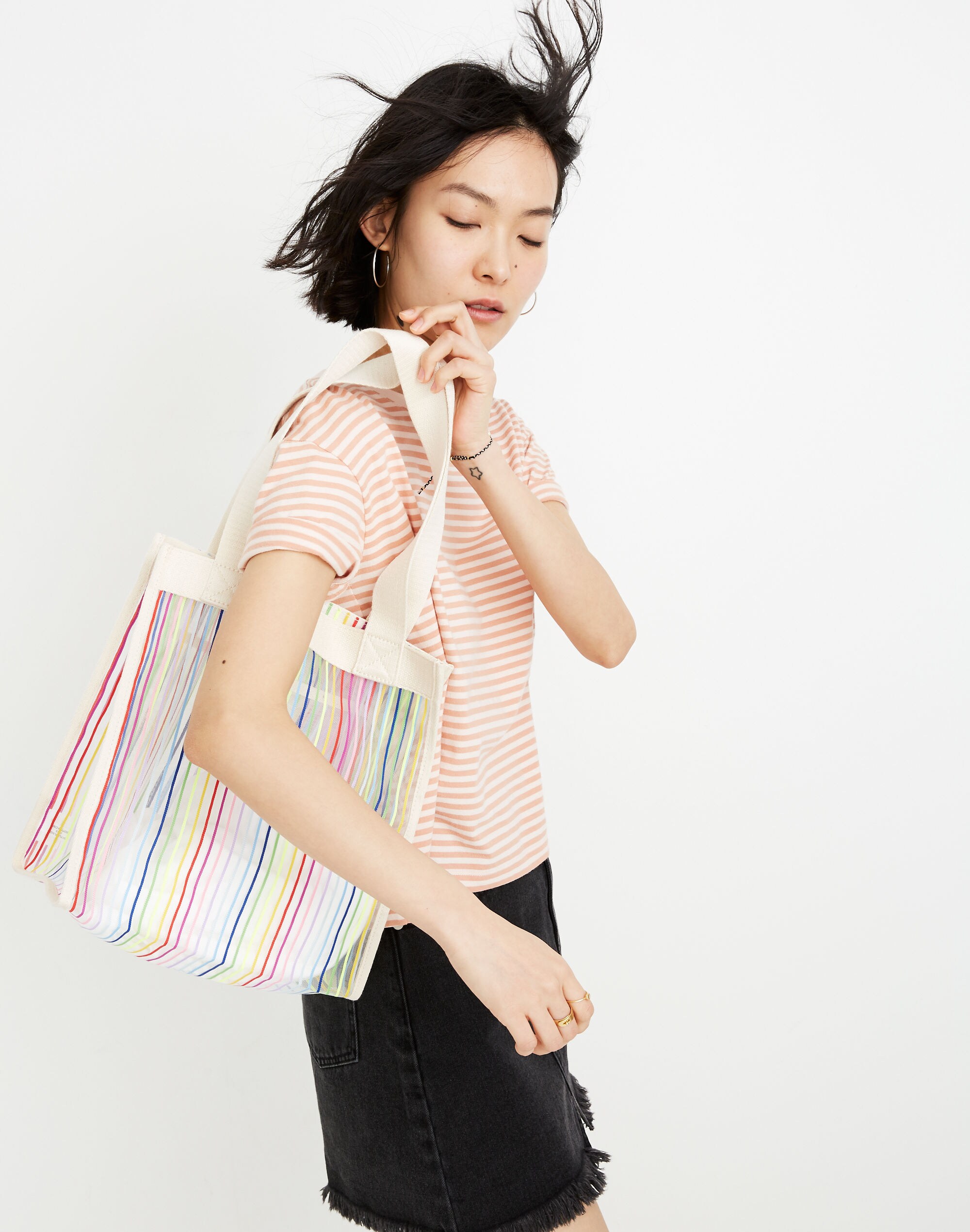The Netting Tote Bag in Rainbow Stripe