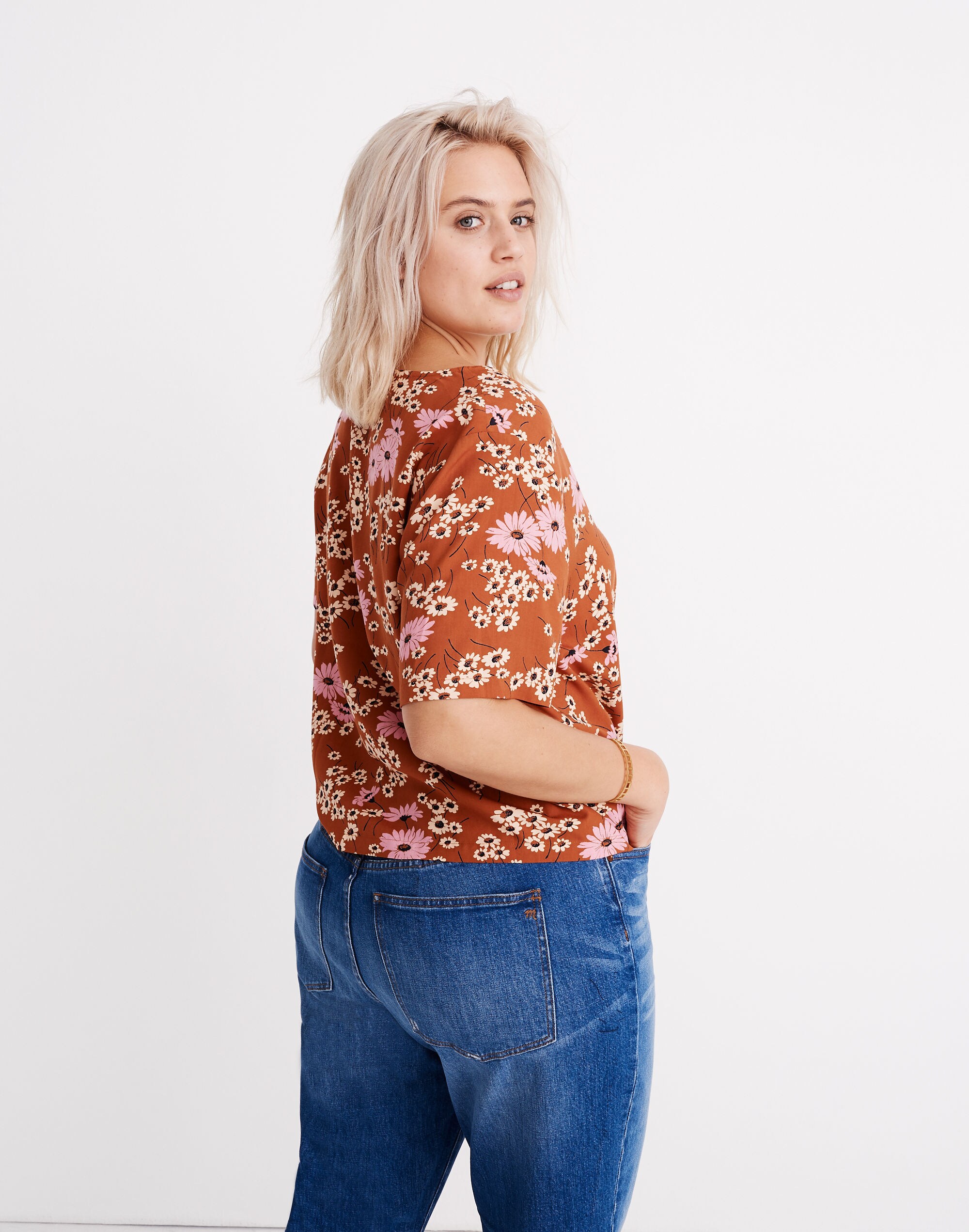 Novel Tie-Front Top in Hillside Daisies