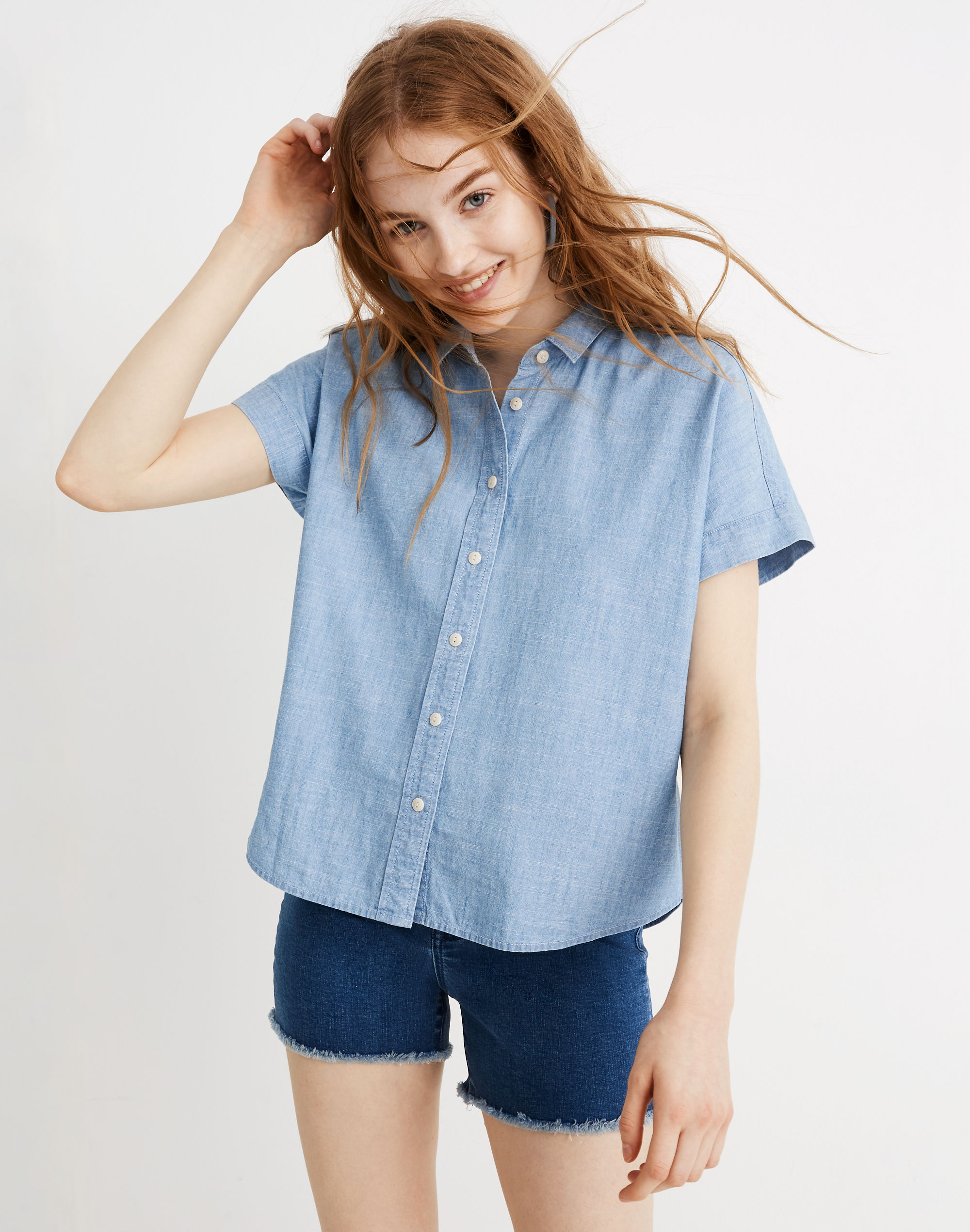Chambray Cropped Button-Down Shirt in Mabry Wash