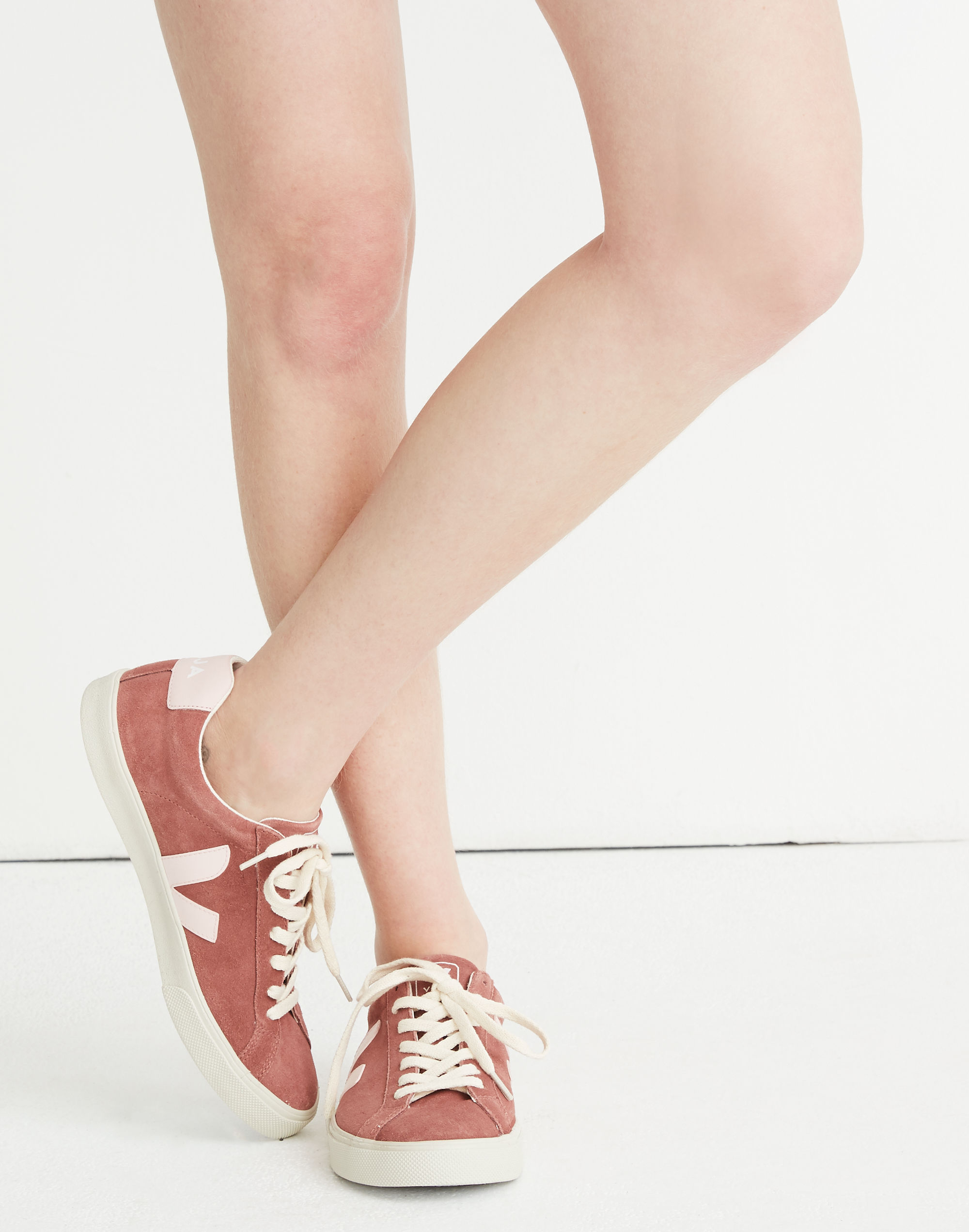 Veja&trade; Suede Esplar Low Sneakers in Dried Petal