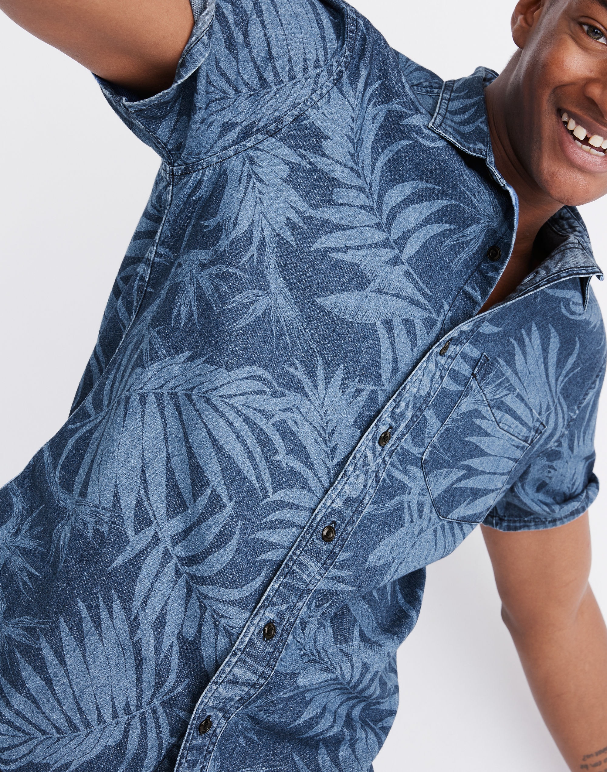 Short-Sleeve Button-Down Workshirt in Tropical Indigo