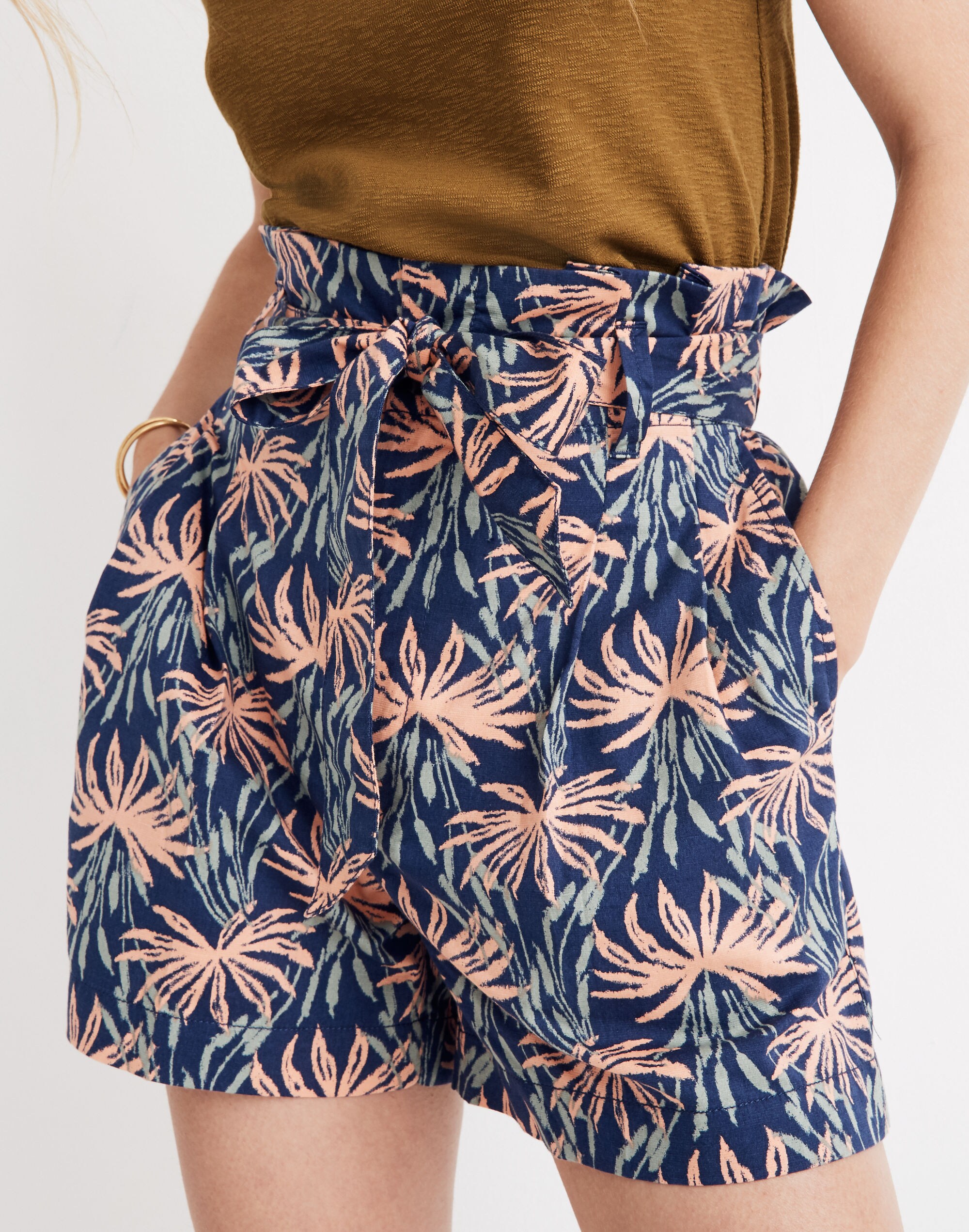 Paperbag Shorts in Oasis Palms