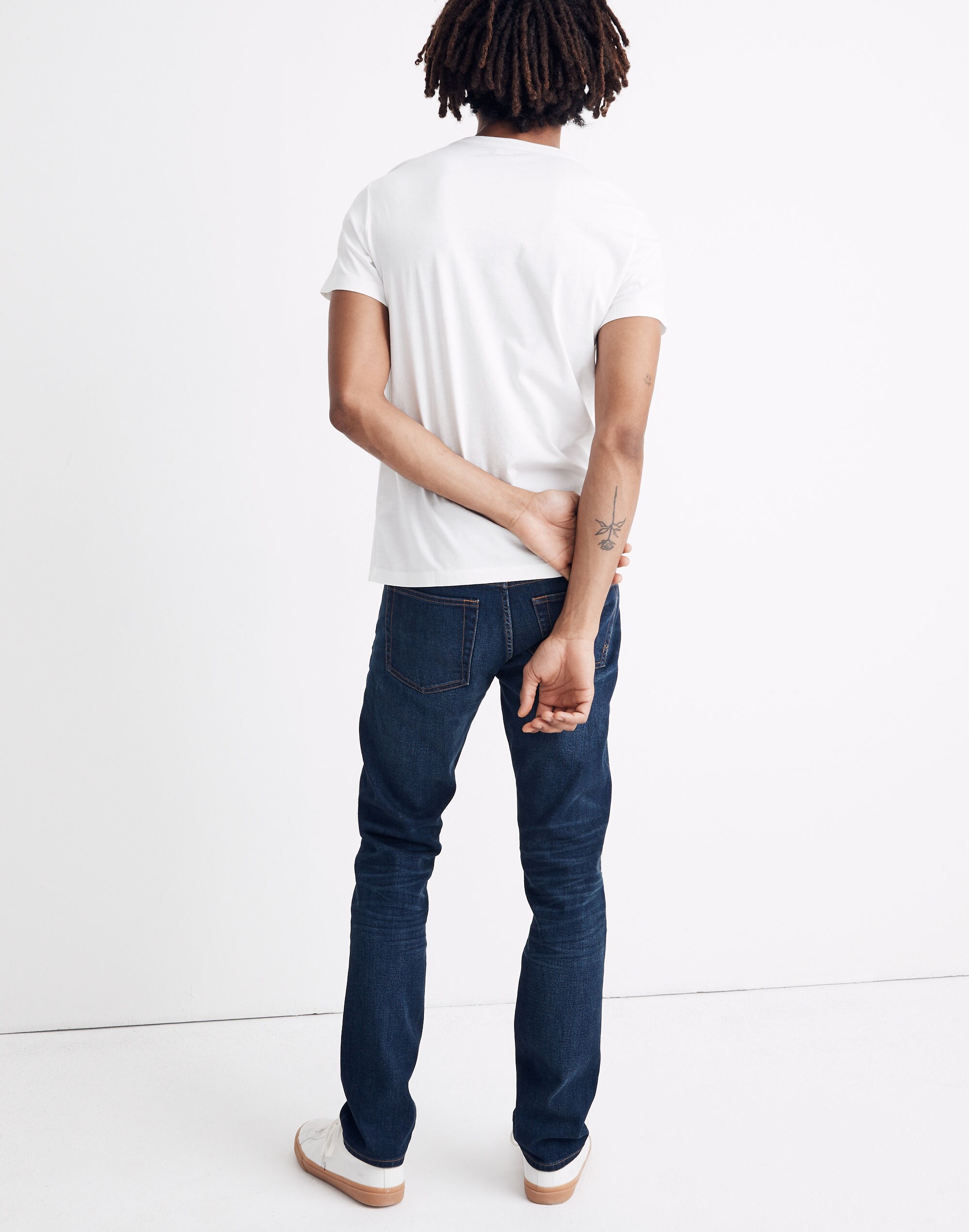 Magic Graphic Allday Crewneck Tee