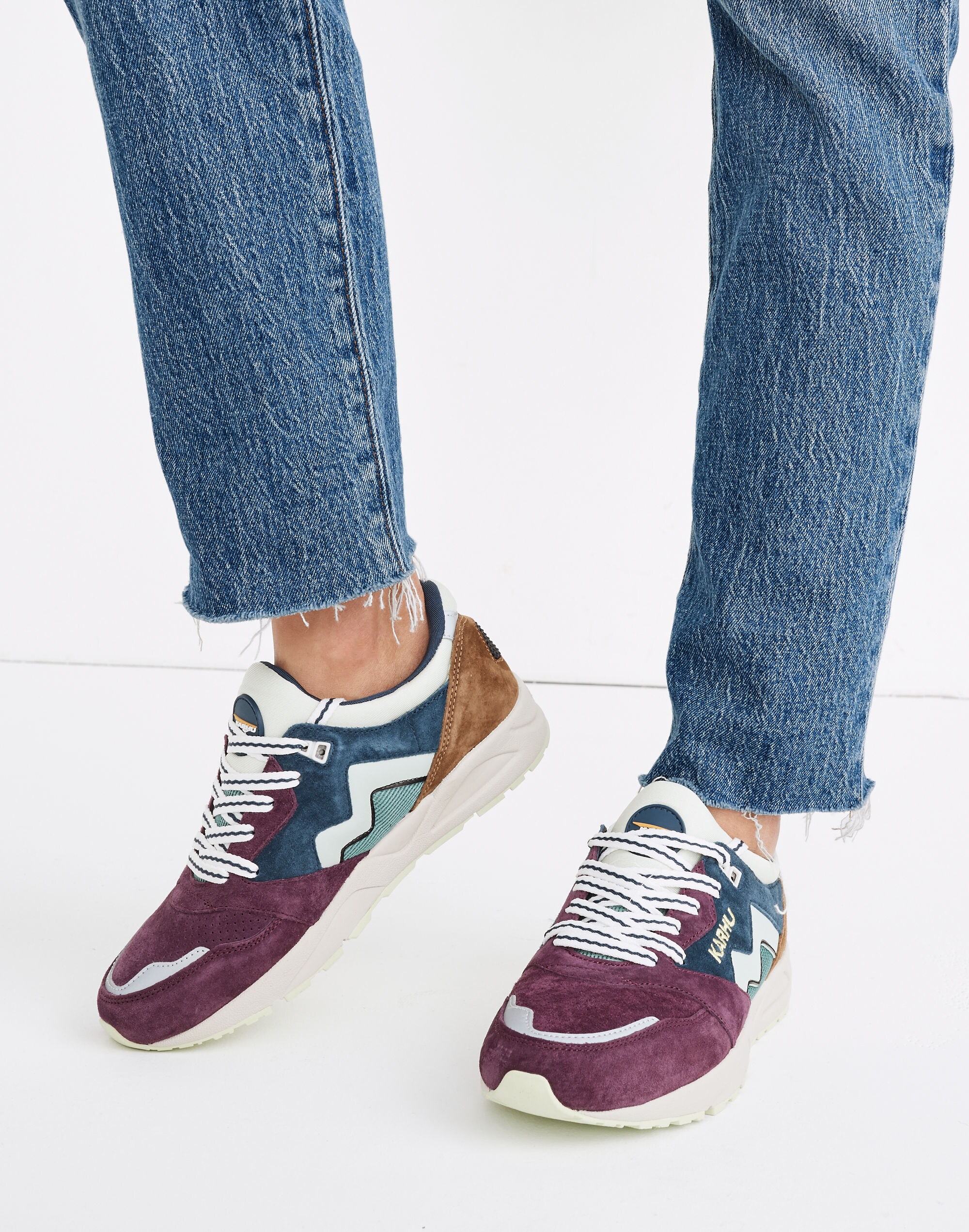 karhu unisex suede aria 95 trainer sneaker in vetiver