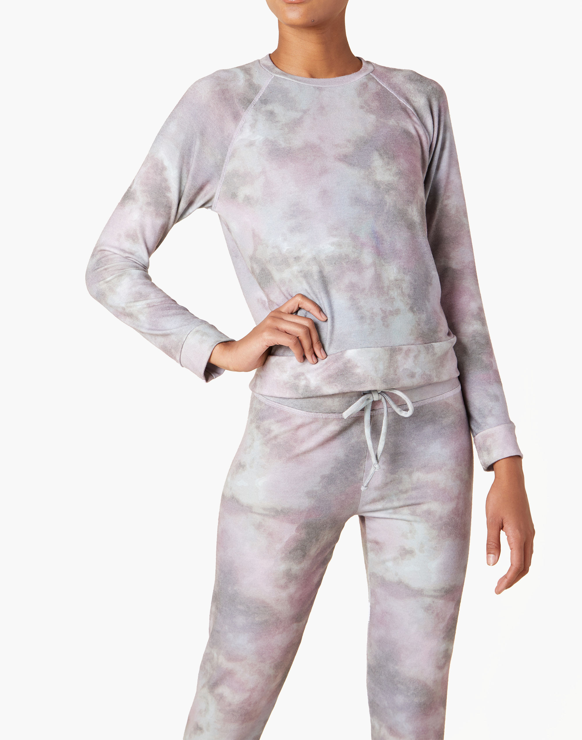 Beyond Yoga Favorite Raglan Pullover Top in Tie-Dye Print