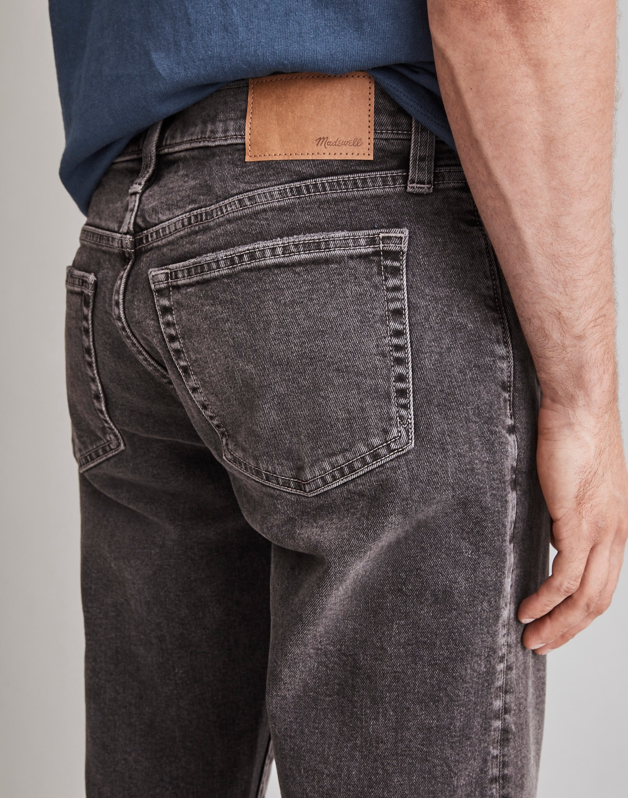 Relaxed Taper Jeans