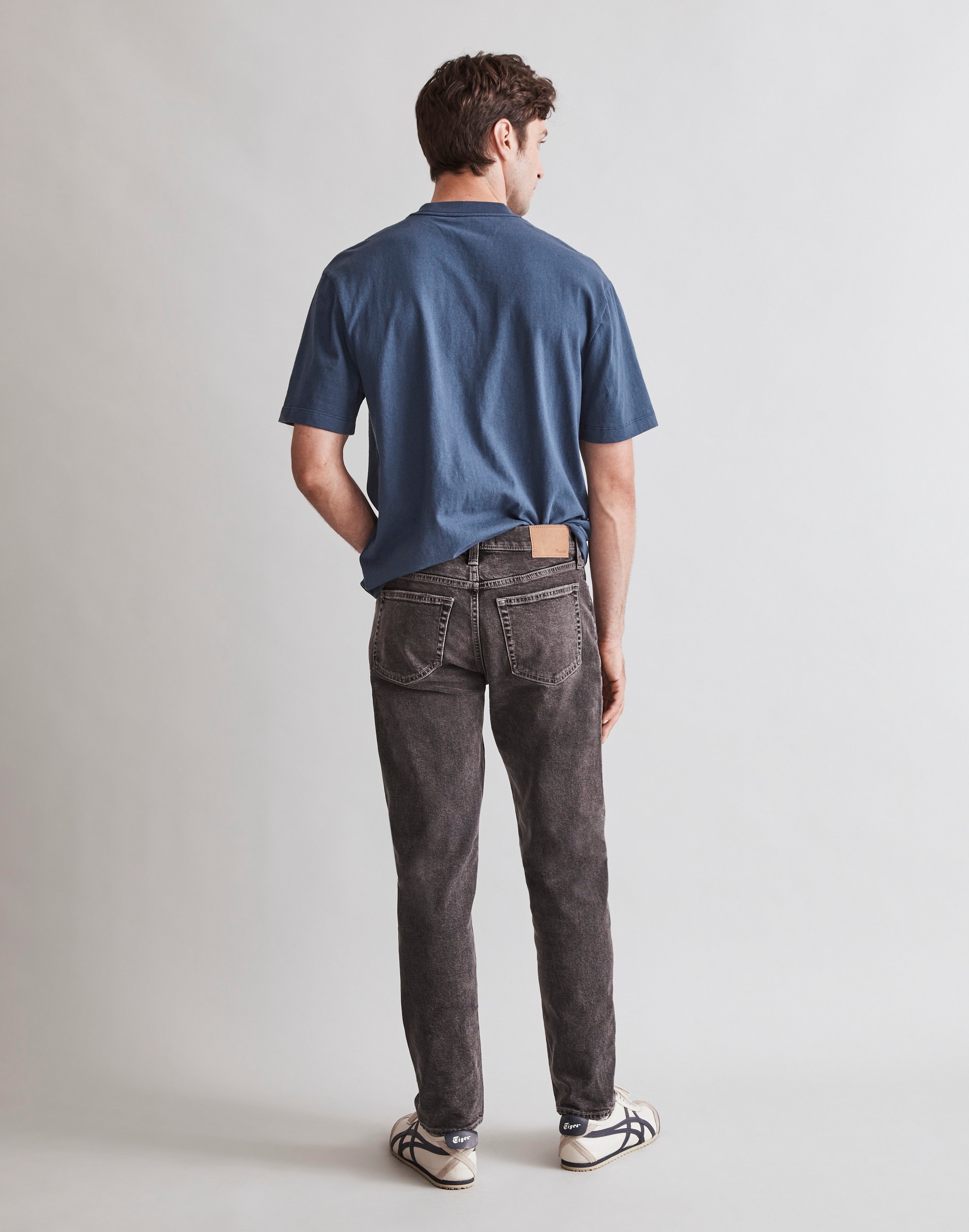 Relaxed Taper Jeans