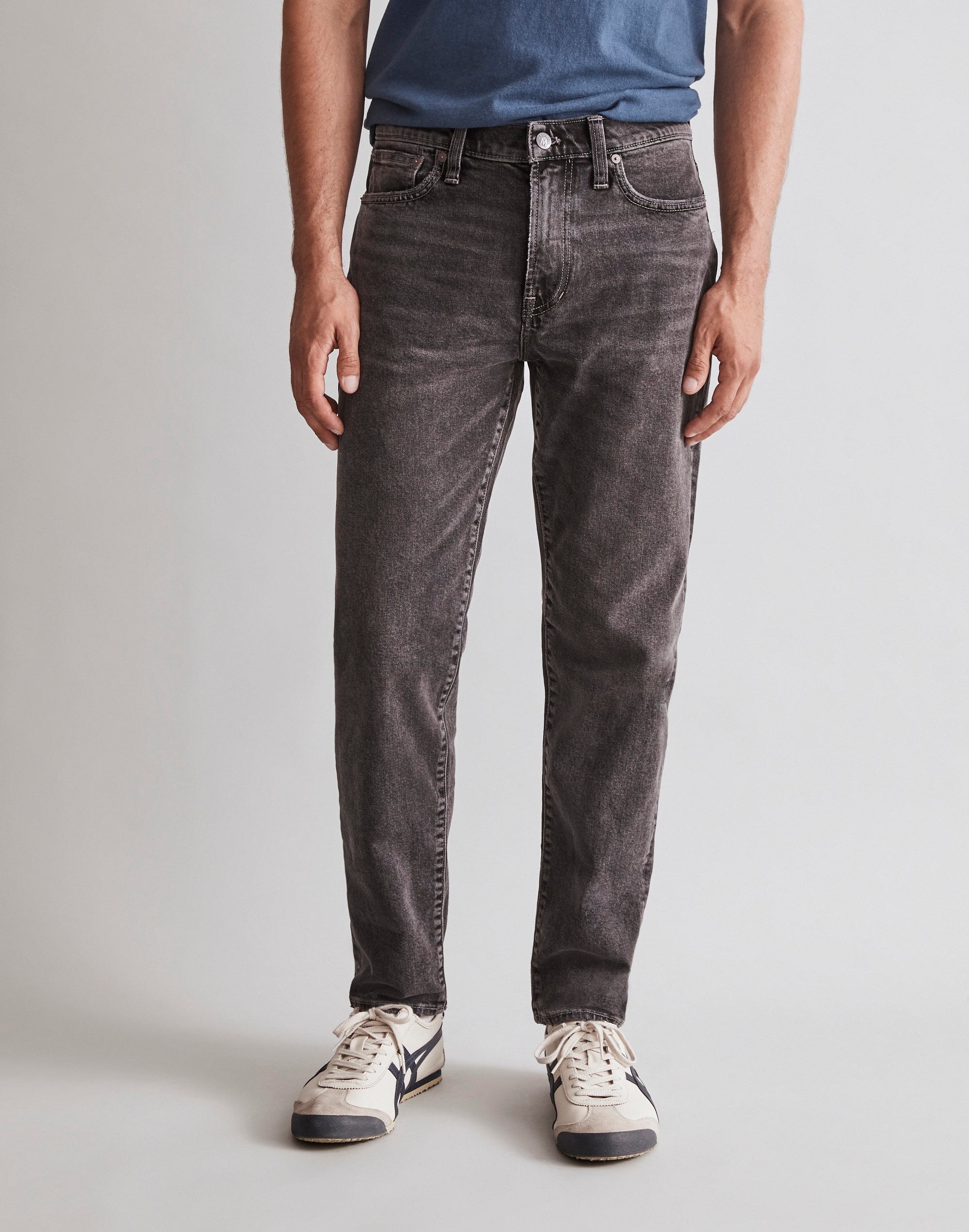 Relaxed Taper Jeans