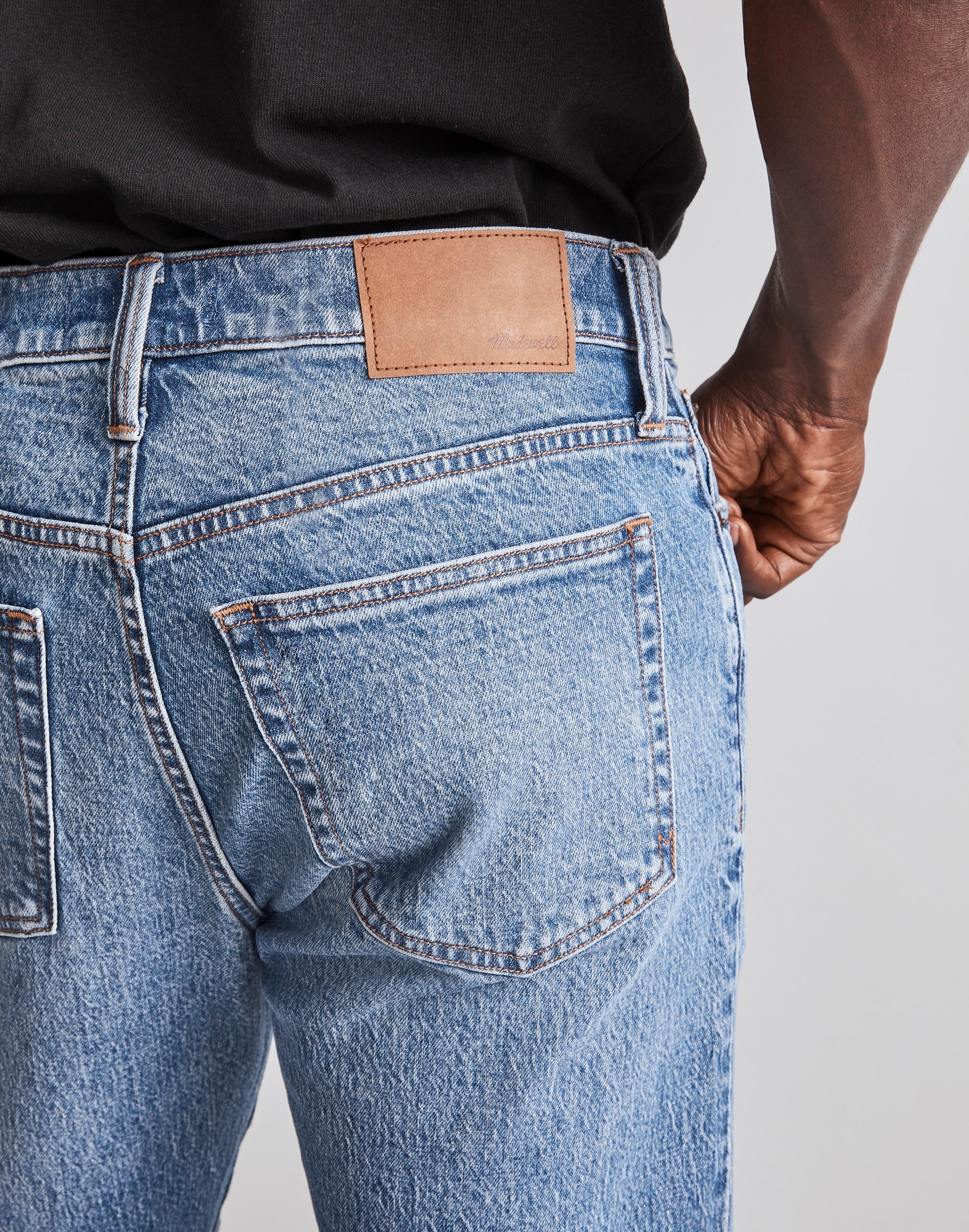 Relaxed Taper Jeans