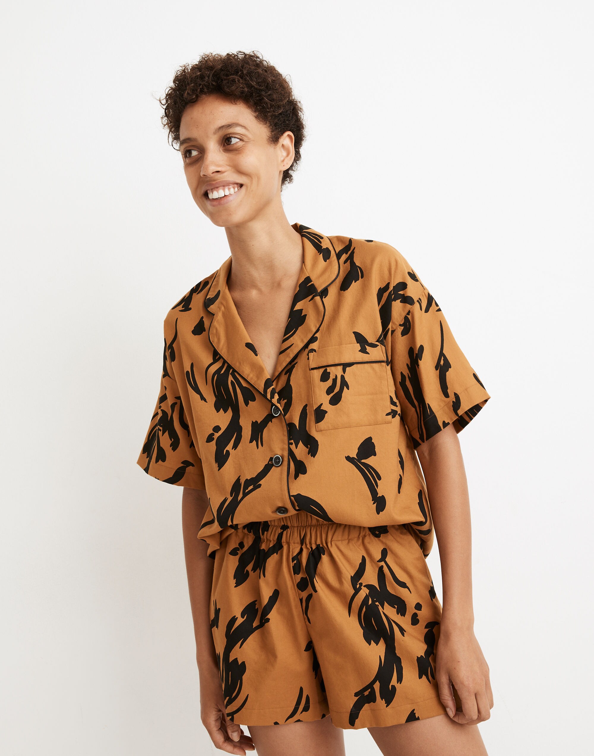 Oversized Pajama Shorts in Abstract Tiger