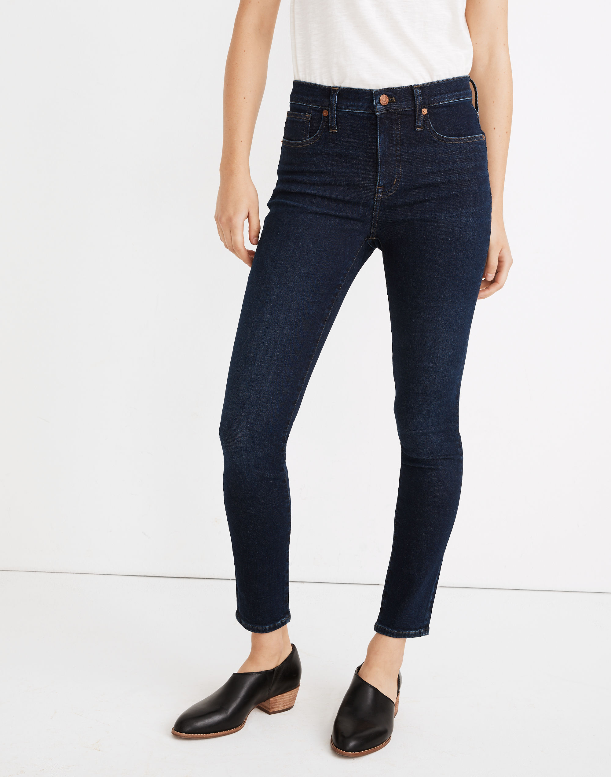 9" Mid-Rise Skinny Jeans in Orland Wash: TENCEL&trade; Denim Edition
