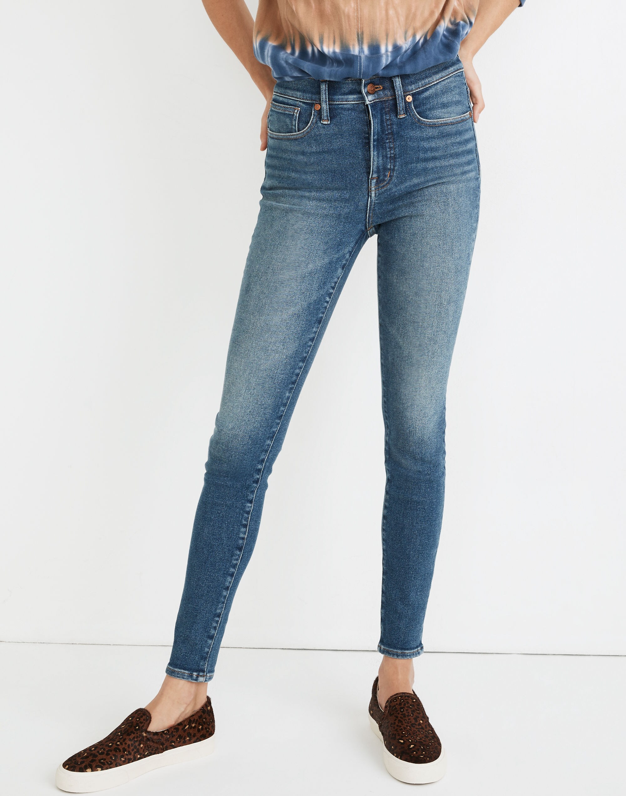 9" Mid-Rise Skinny Jeans in Fairside Wash