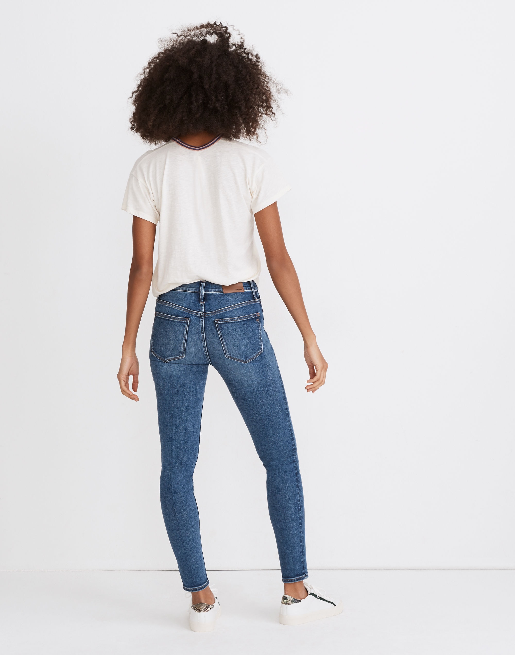 9" Mid-Rise Skinny Jeans in Payson Wash: Button-Front Edition