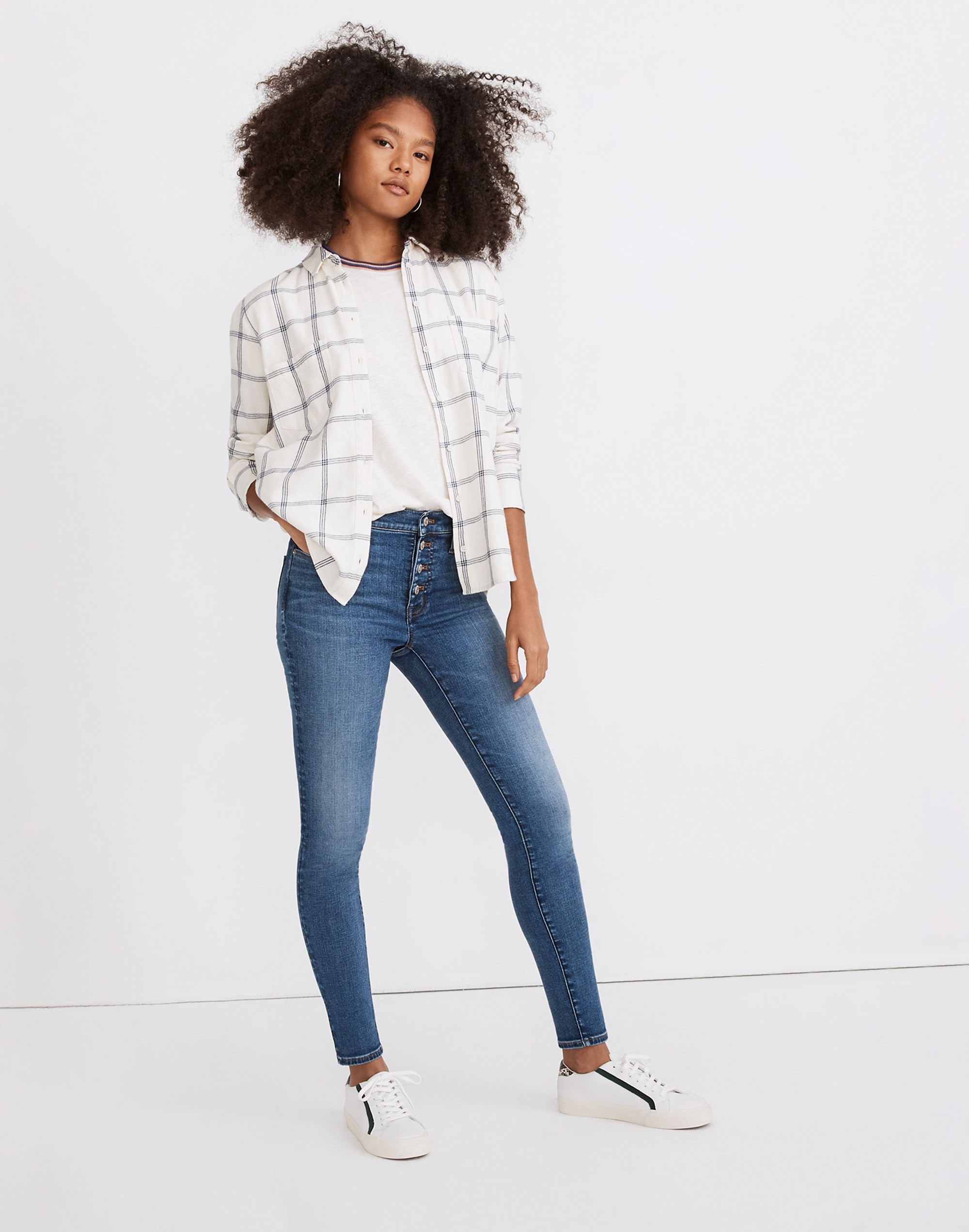 9" Mid-Rise Skinny Jeans in Payson Wash: Button-Front Edition
