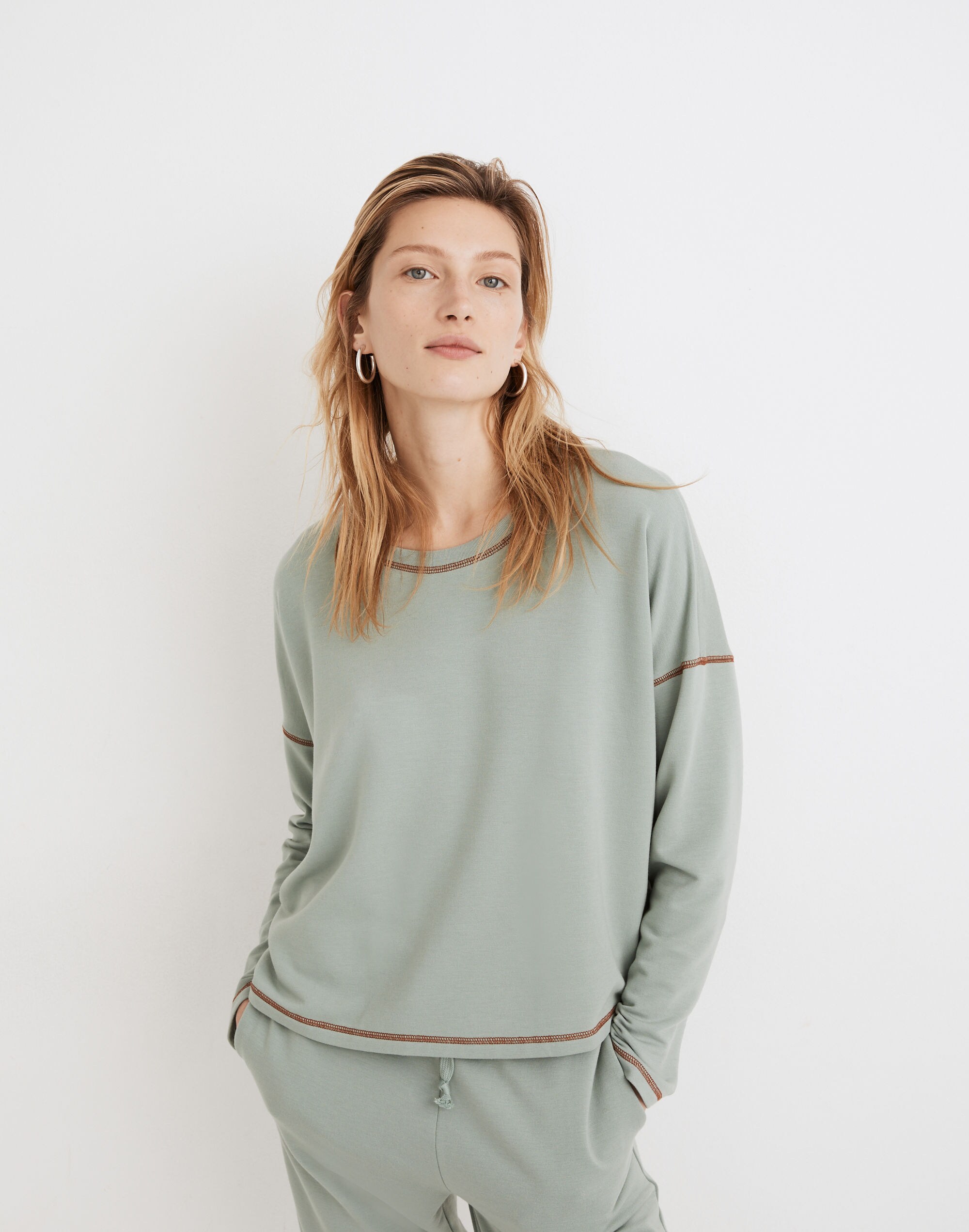 MWL Superbrushed Contrast-Stitched Easygoing Sweatshirt