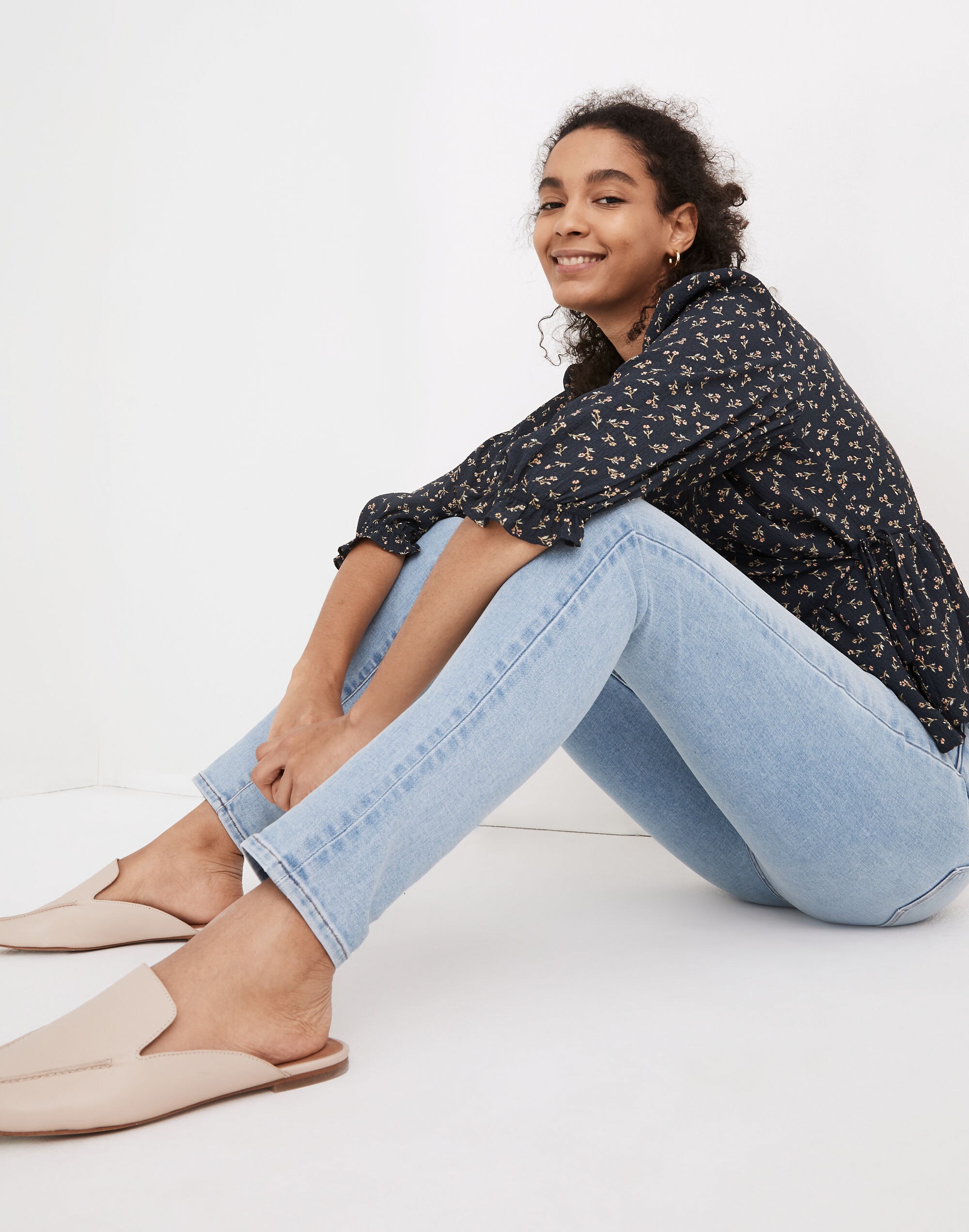 11" High-Rise Roadtripper Authentic Jeans in Meade Wash