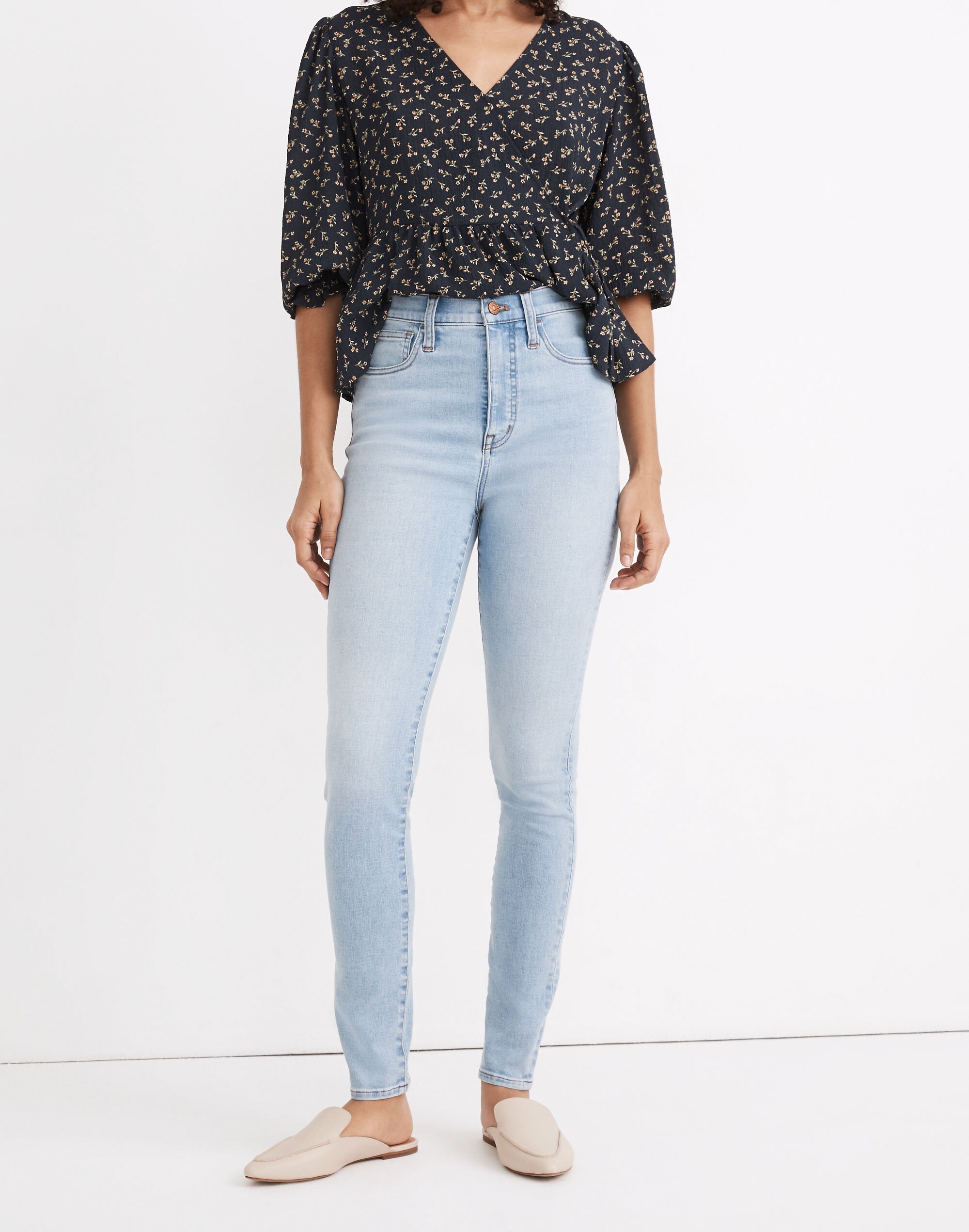 11" High-Rise Roadtripper Authentic Jeans in Meade Wash