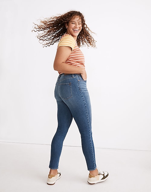 Curvy High-Rise Skinny Crop Jeans in Lander Wash