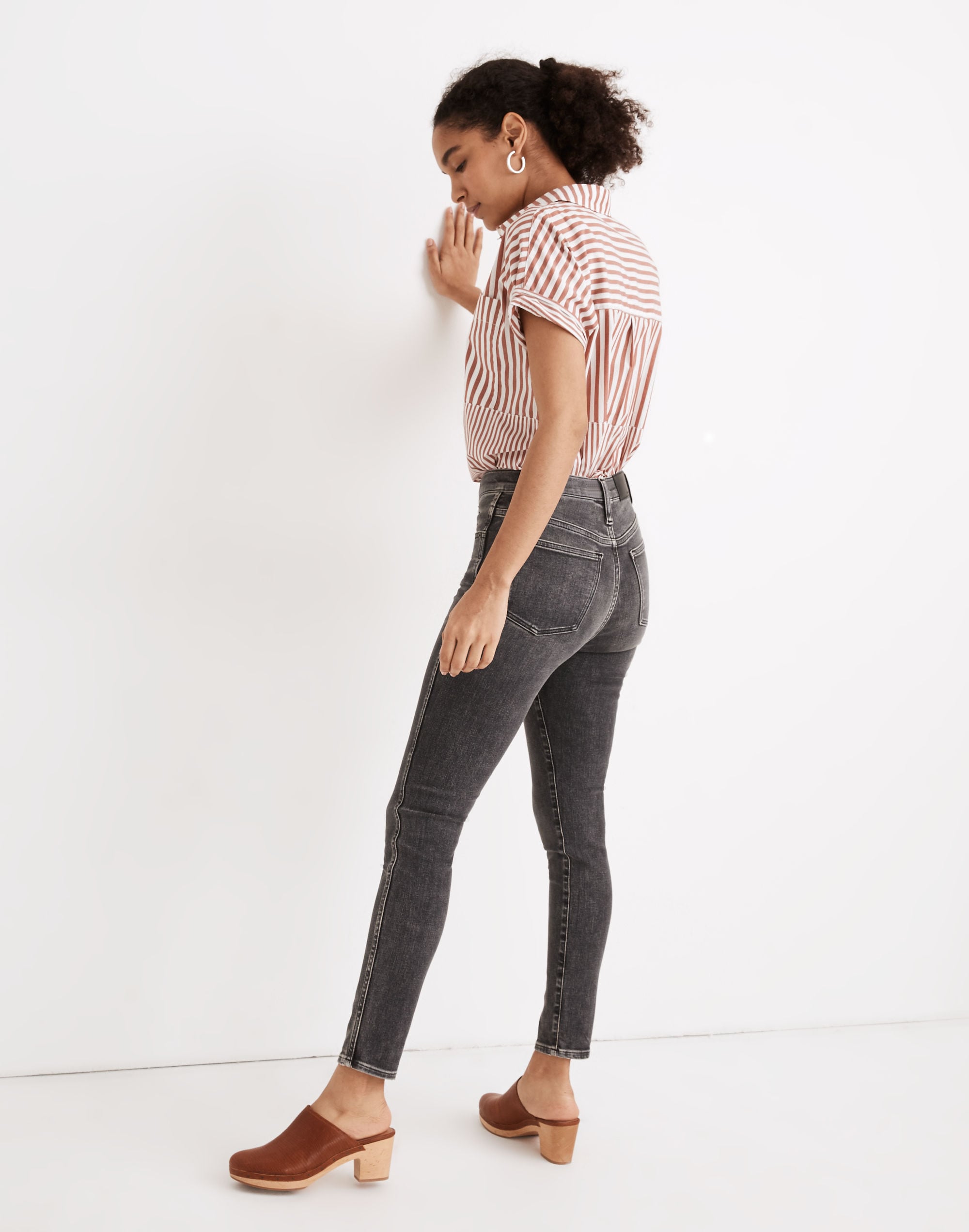 10" High-Rise Skinny Crop Jeans in Oakwood Wash