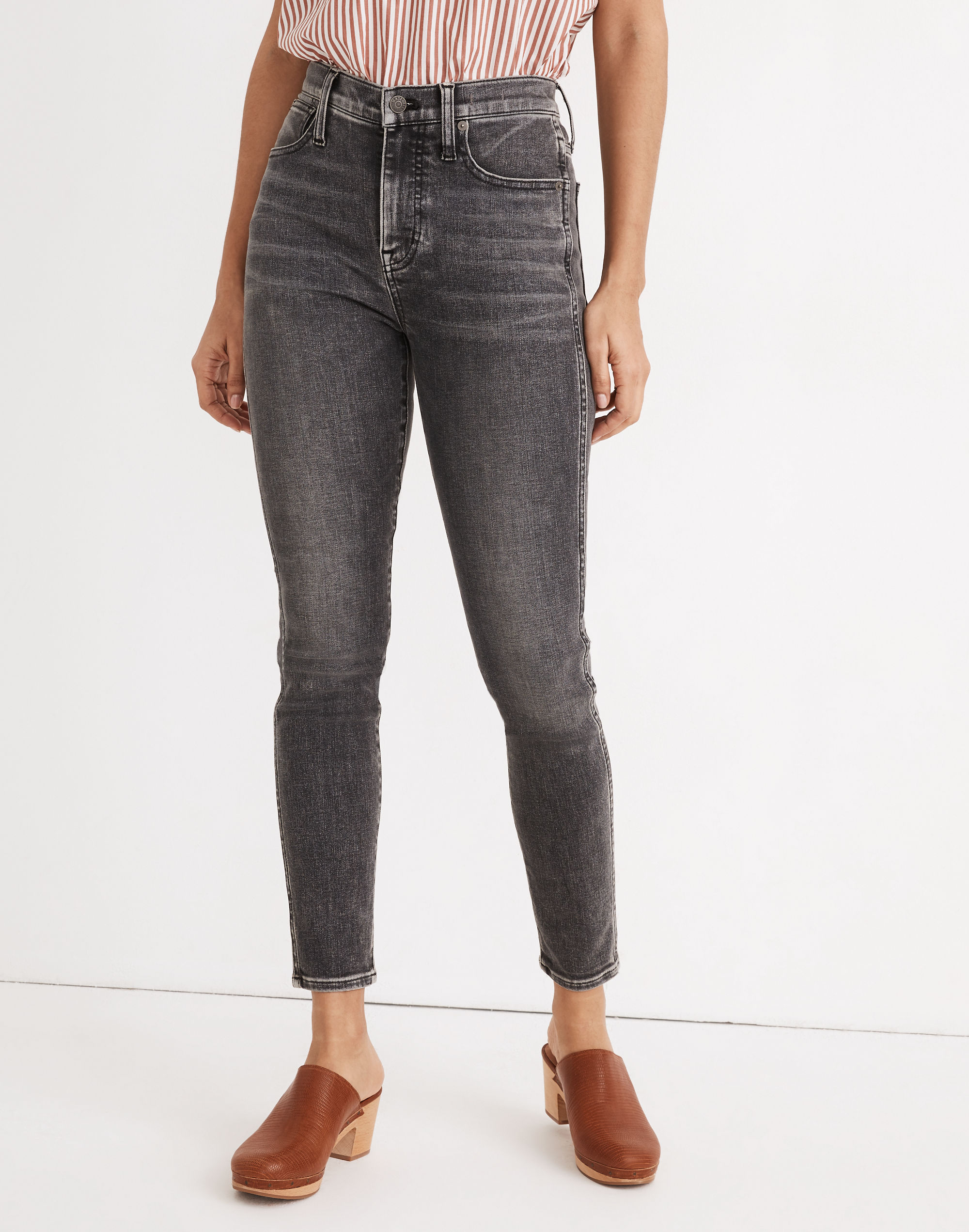 10" High-Rise Skinny Crop Jeans in Oakwood Wash