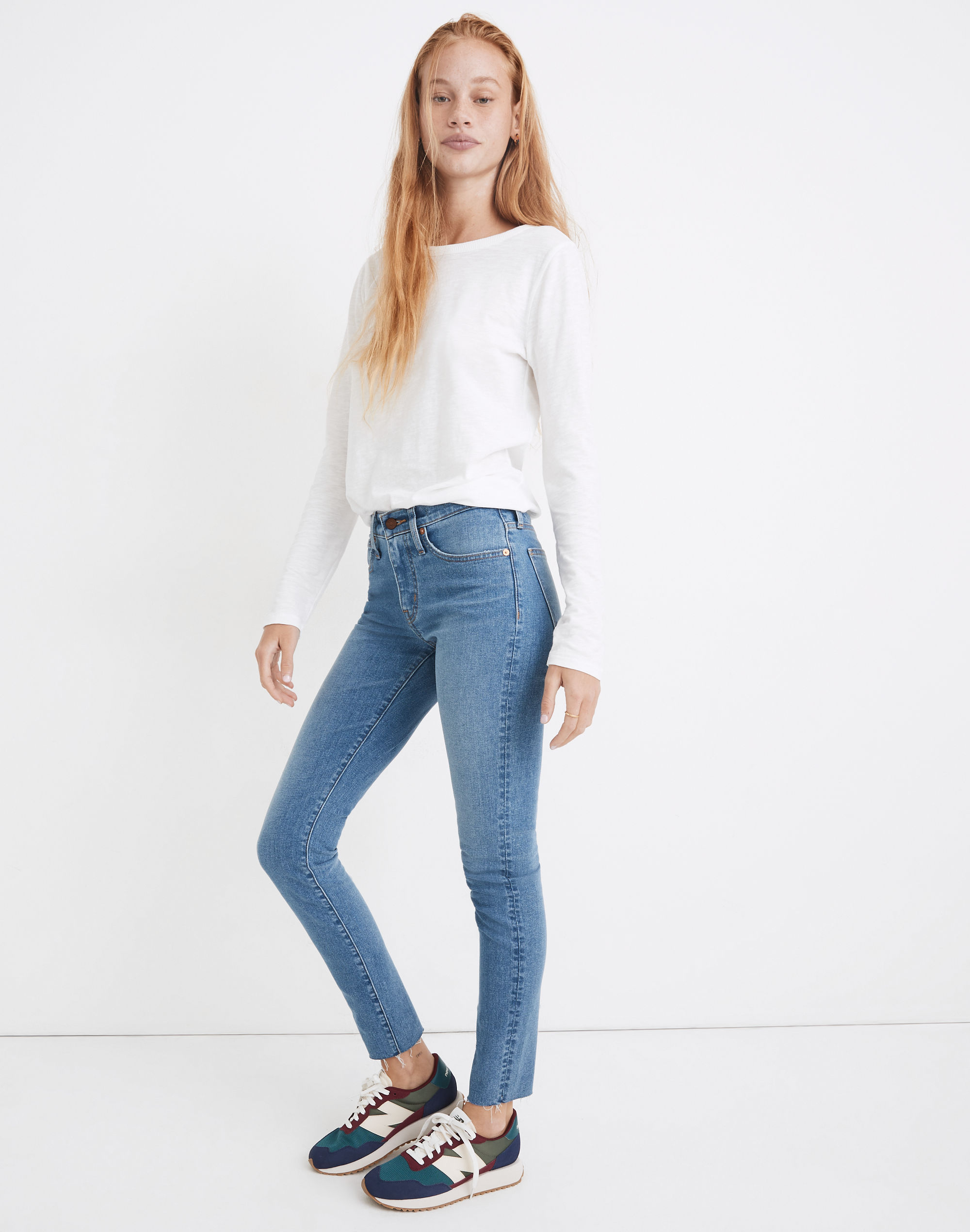9" Mid-Rise Skinny Jeans in Krasner Wash: TENCEL&trade; Denim Edition
