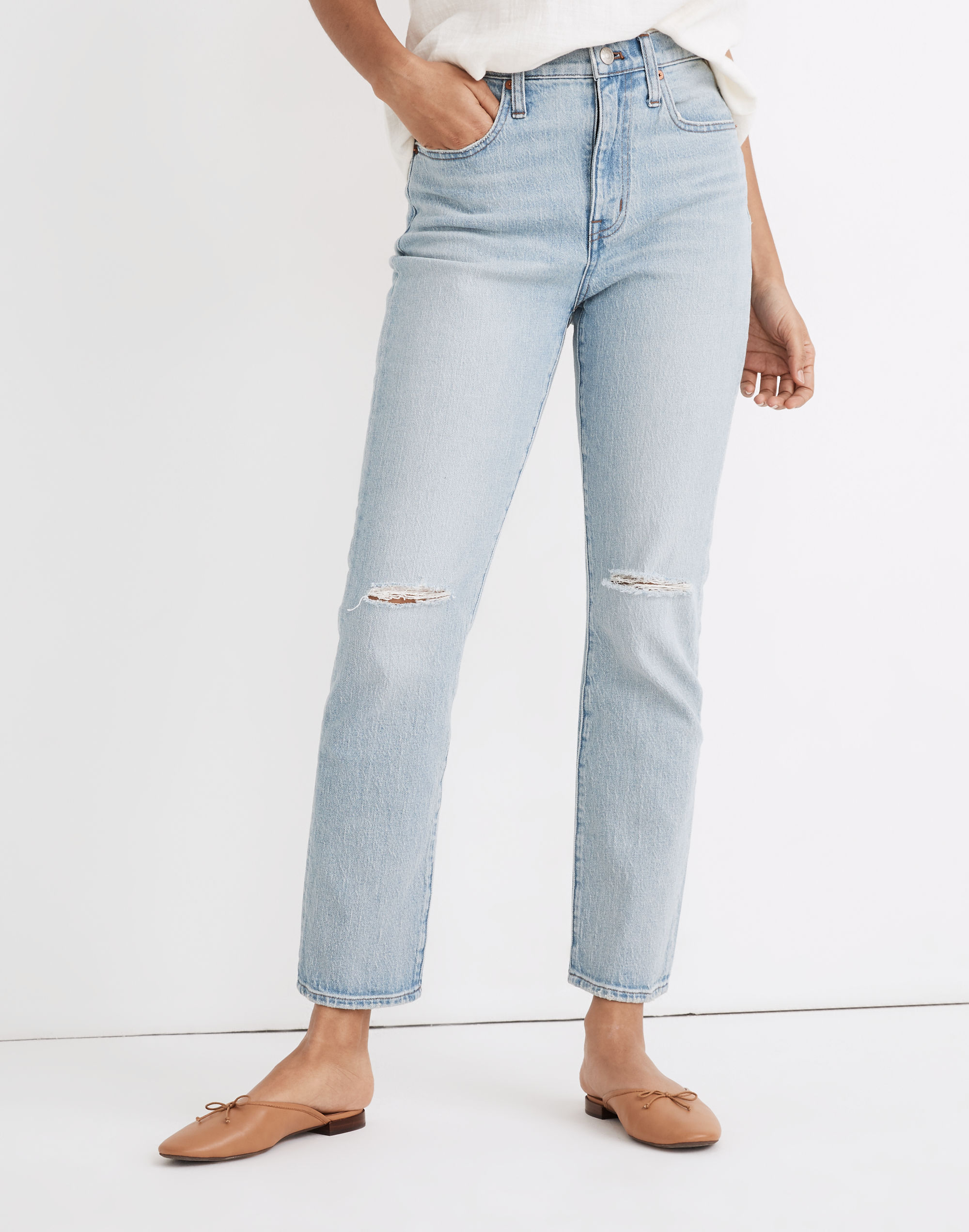 The Petite High-Rise Slim Crop Boyjean in Dumas Wash: Ripped Edition