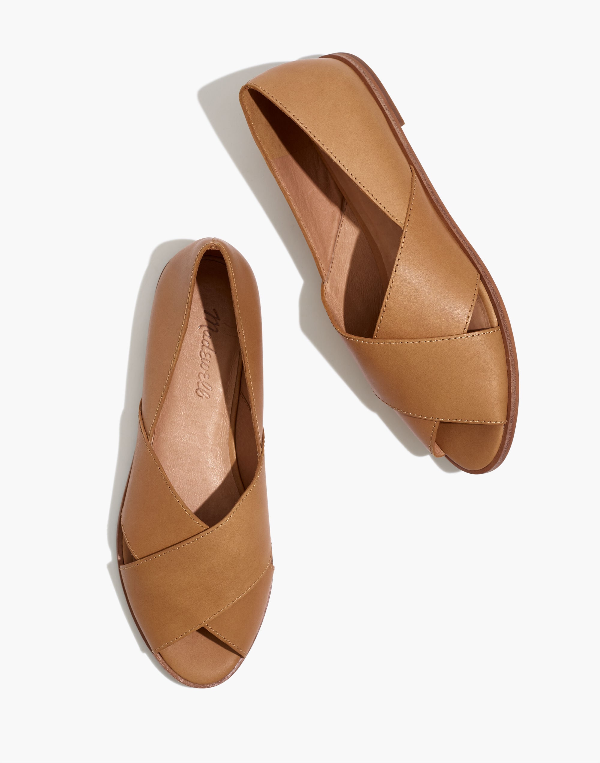 The Blaine Crisscross Flat in Leather