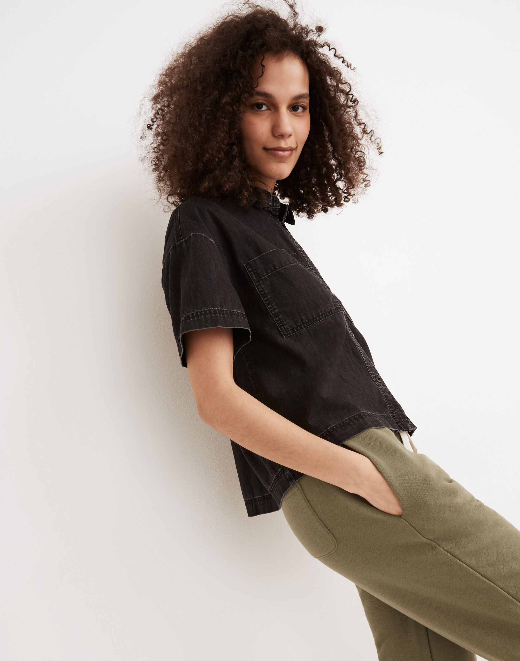 Denim Short-Sleeve Back-Pleat Shirt in Lunar Wash