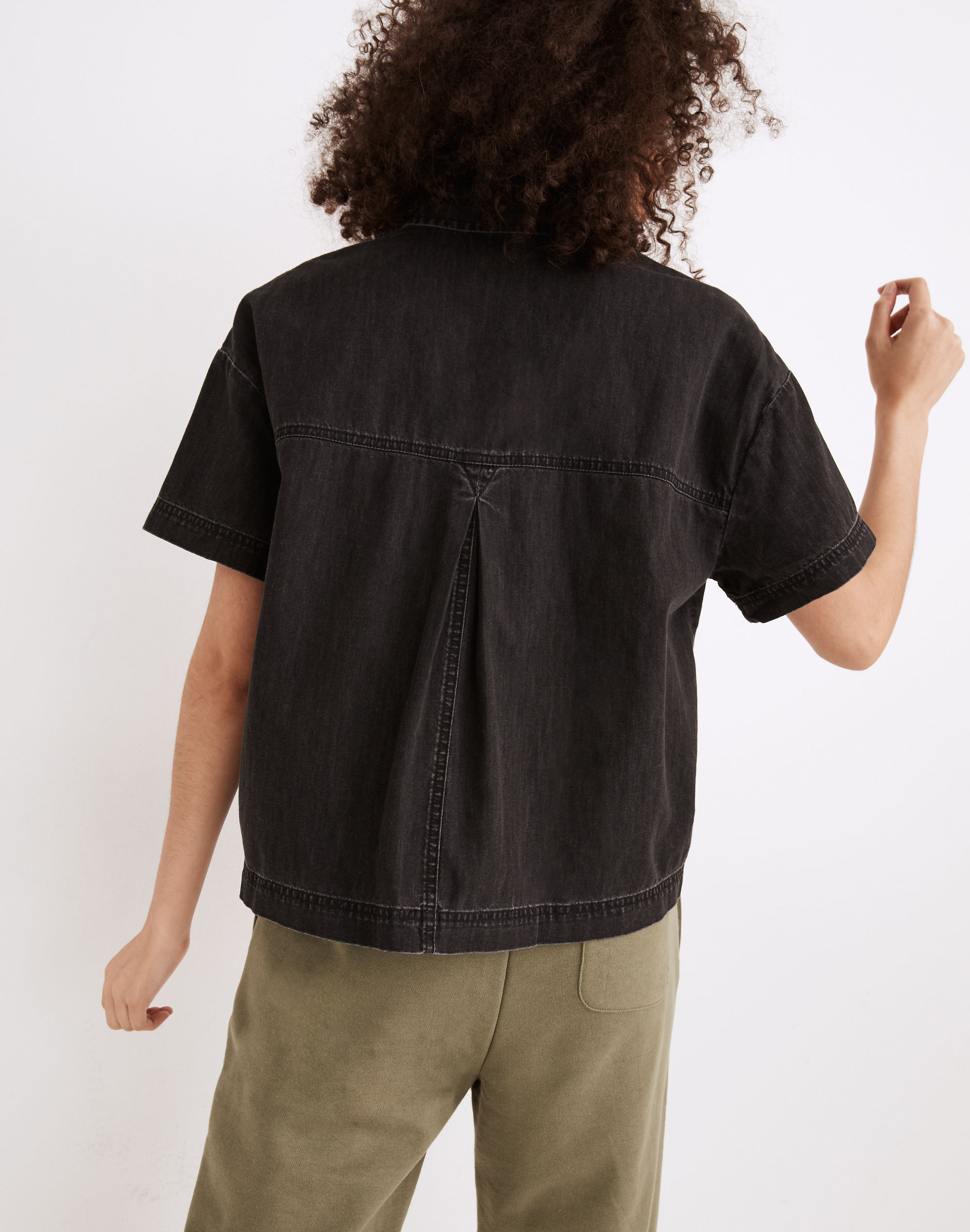 Denim Short-Sleeve Back-Pleat Shirt in Lunar Wash