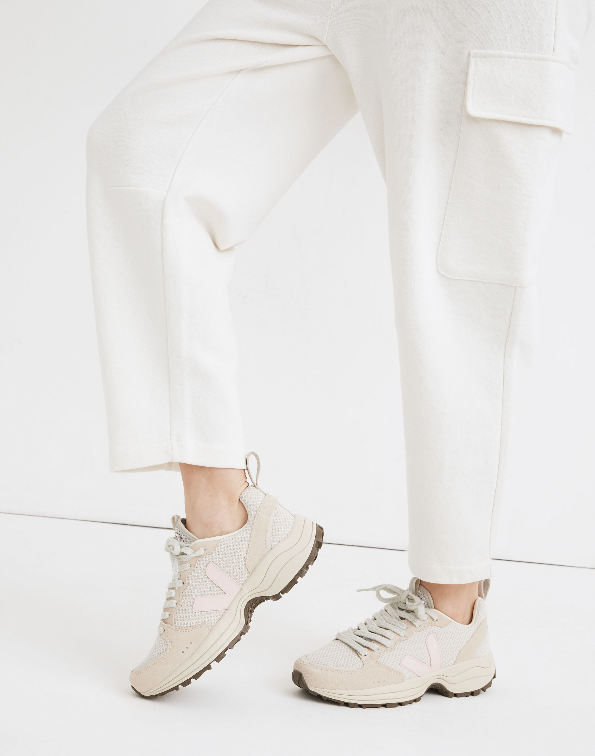 Veja&trade; Suede Venturi Sneakers in Petale