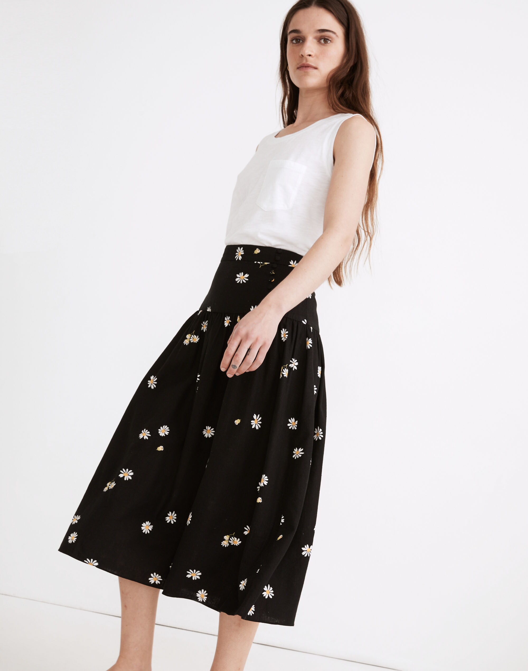 Linen-Blend Buttoned Yoke Midi Skirt in Lazy Daisies
