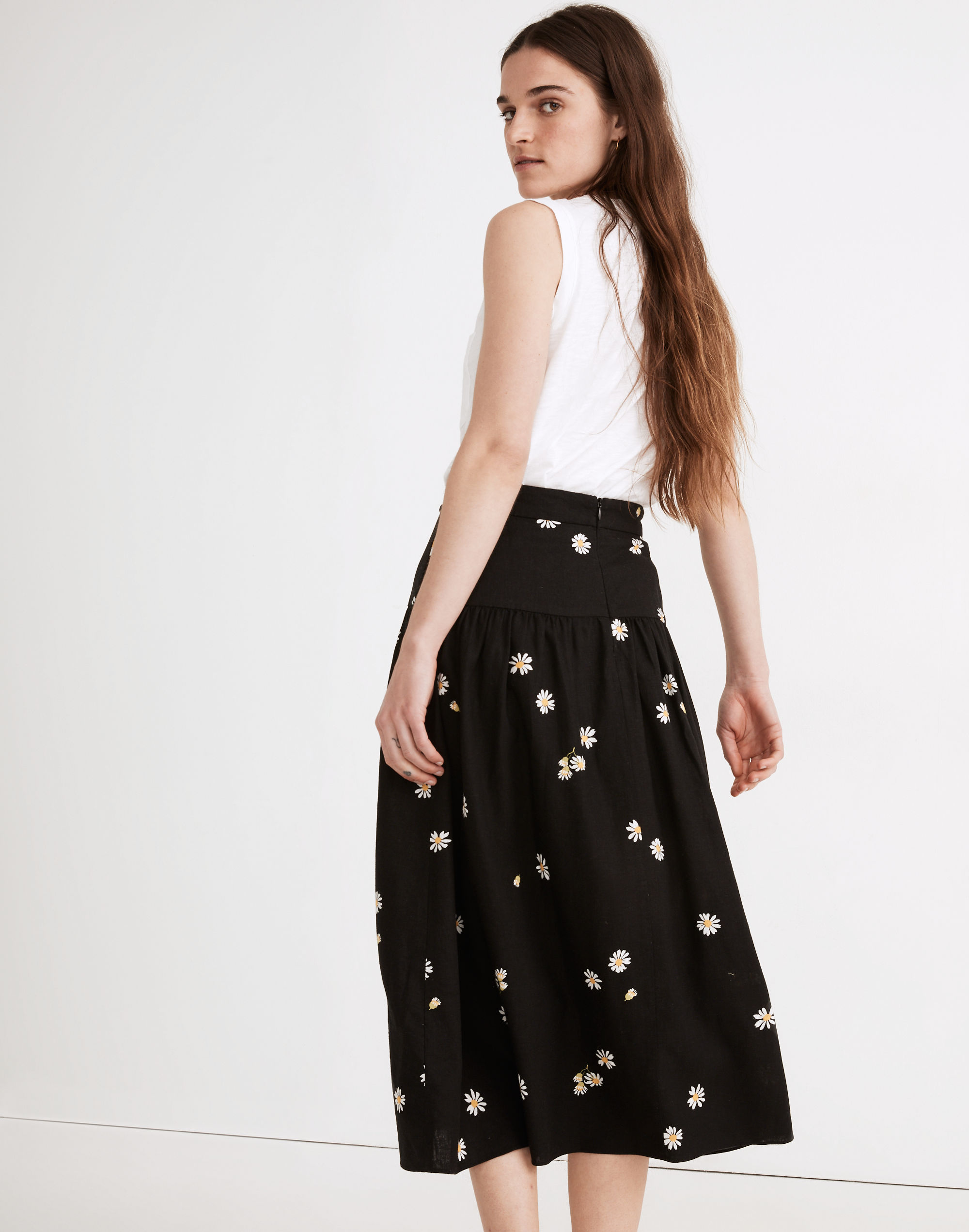 Linen-Blend Buttoned Yoke Midi Skirt in Lazy Daisies