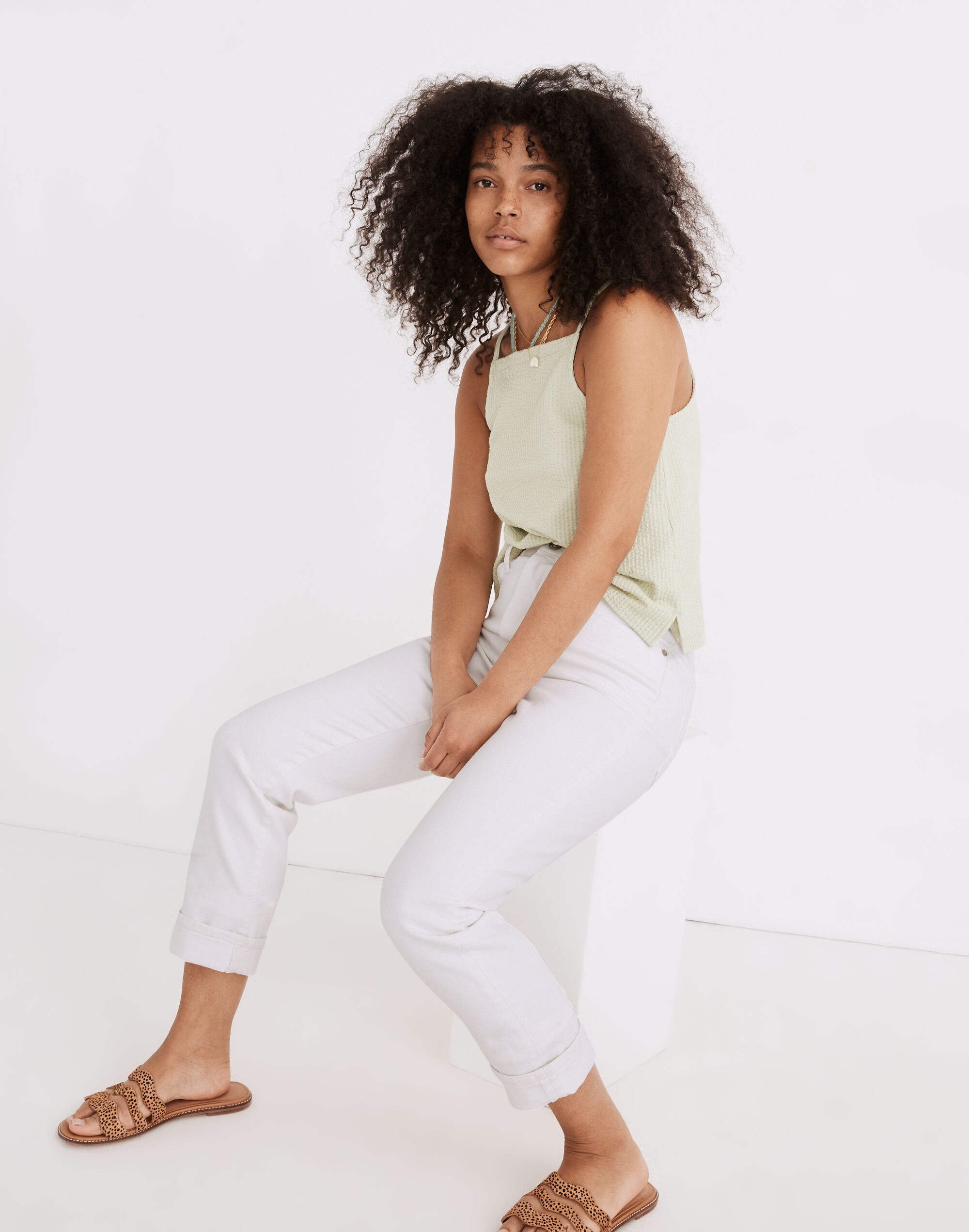 The High-Rise Slim Boyjean in Tile White