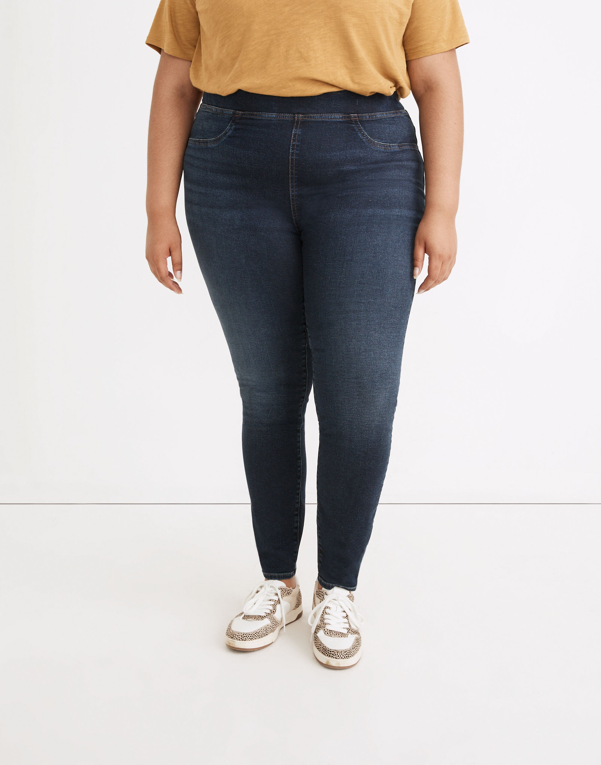 Plus Pull-On Skinny Jeans in Wisteria Wash