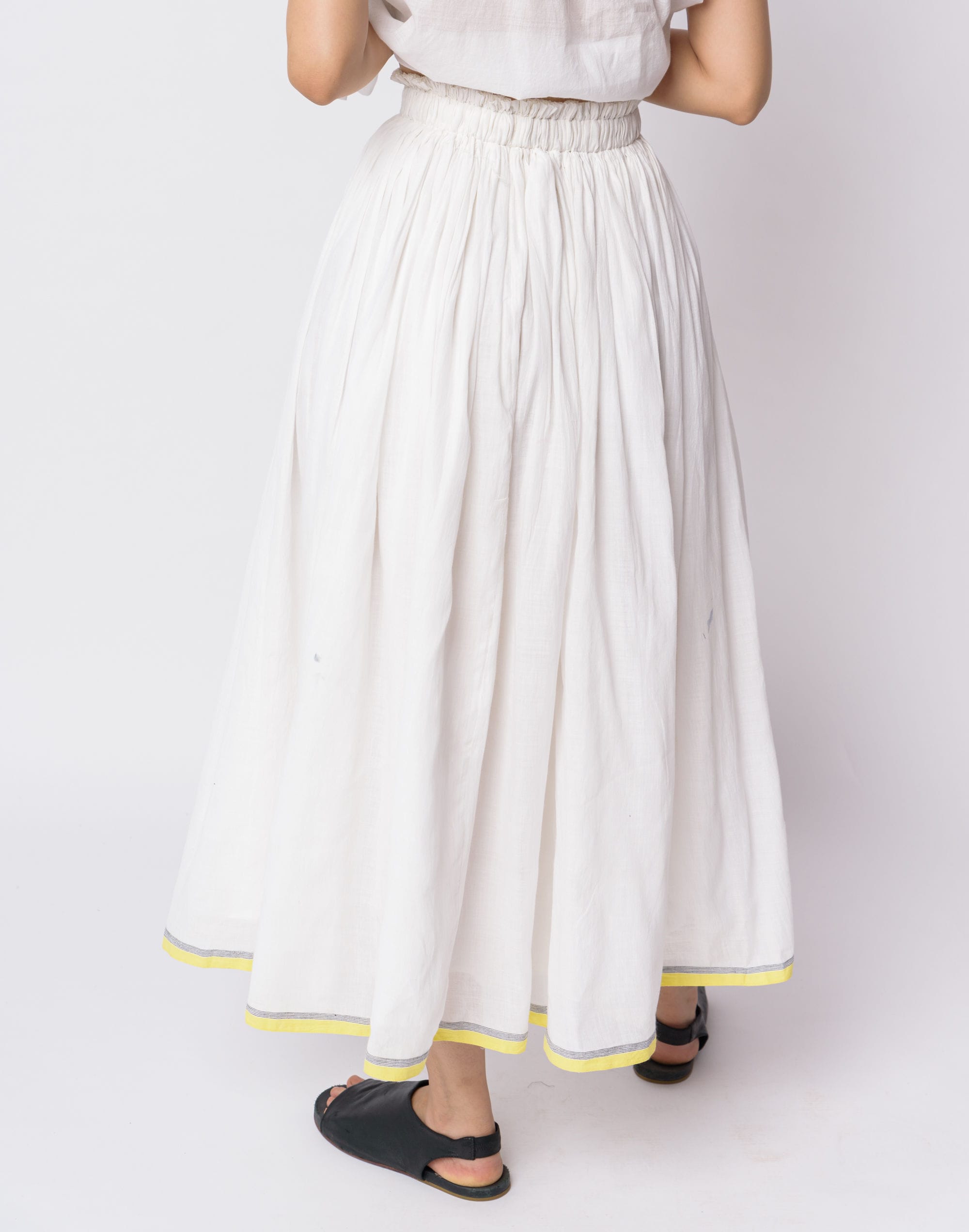 World of Crow Pearl white pull-on skirt