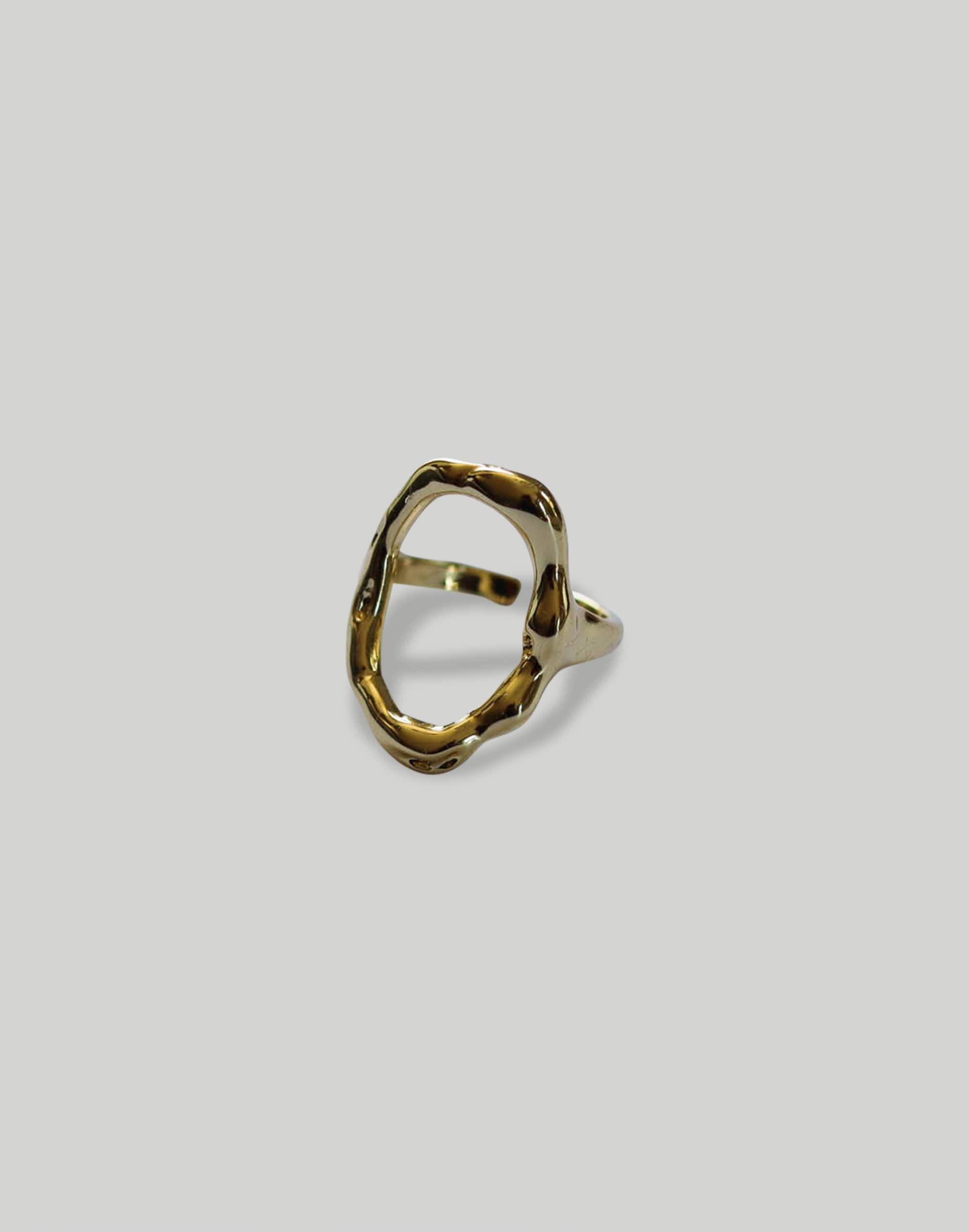 Abcrete & Co. The Adjustable Hammered Oval Ring