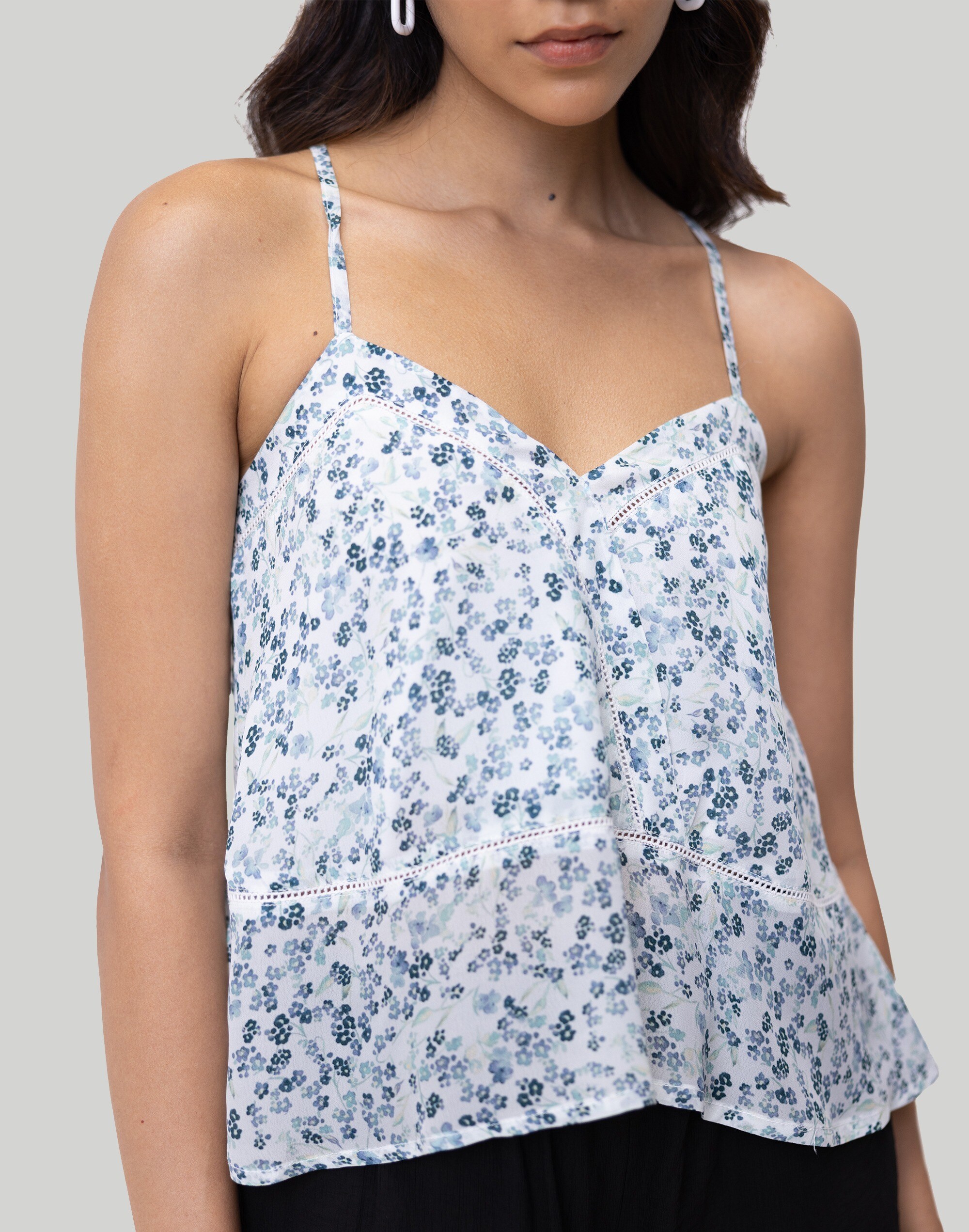 Reistor Lace-Trim V-Neck Camisole Top