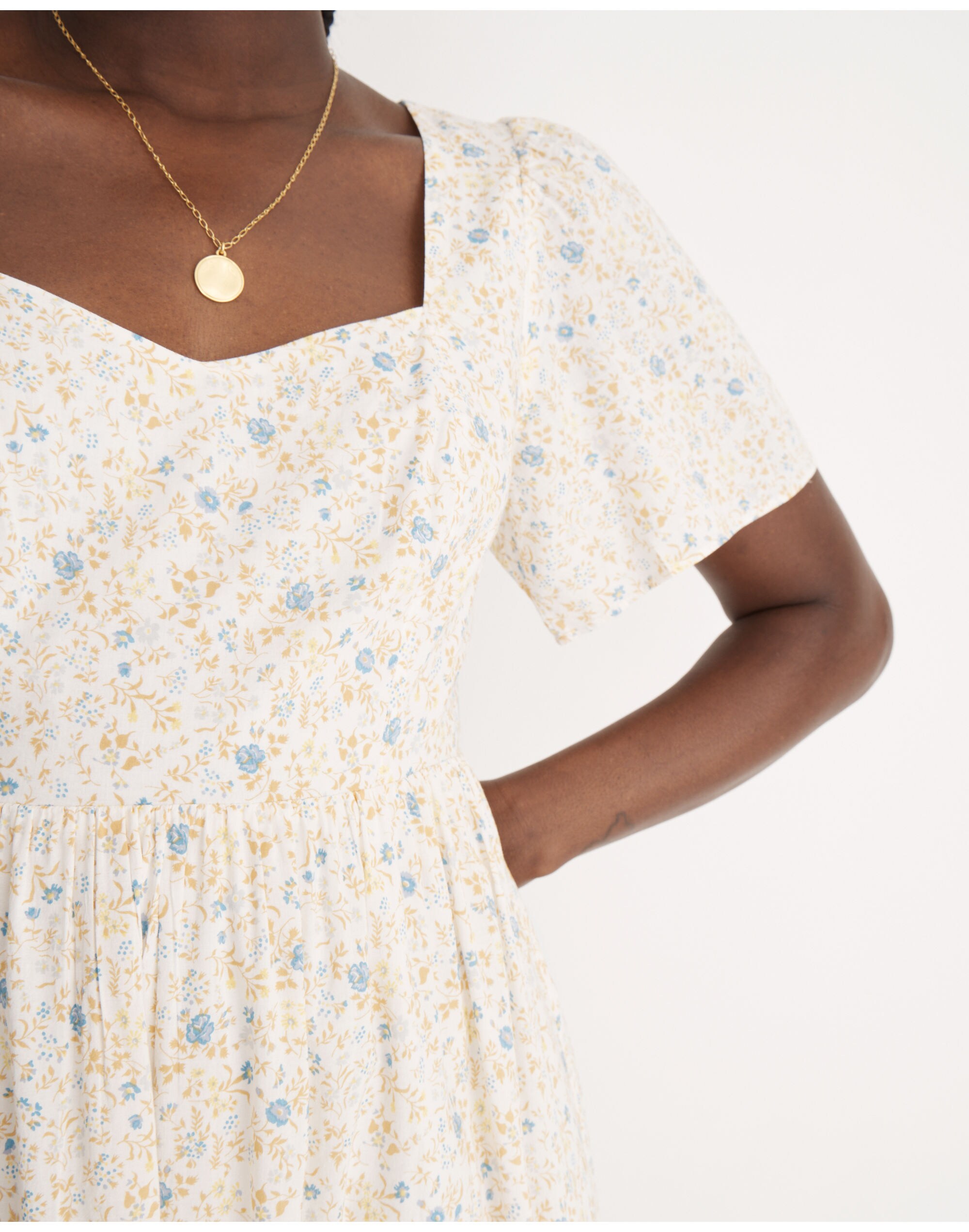 Flutter-Sleeve Tiered Maxi Dress in Folkmagic Floral