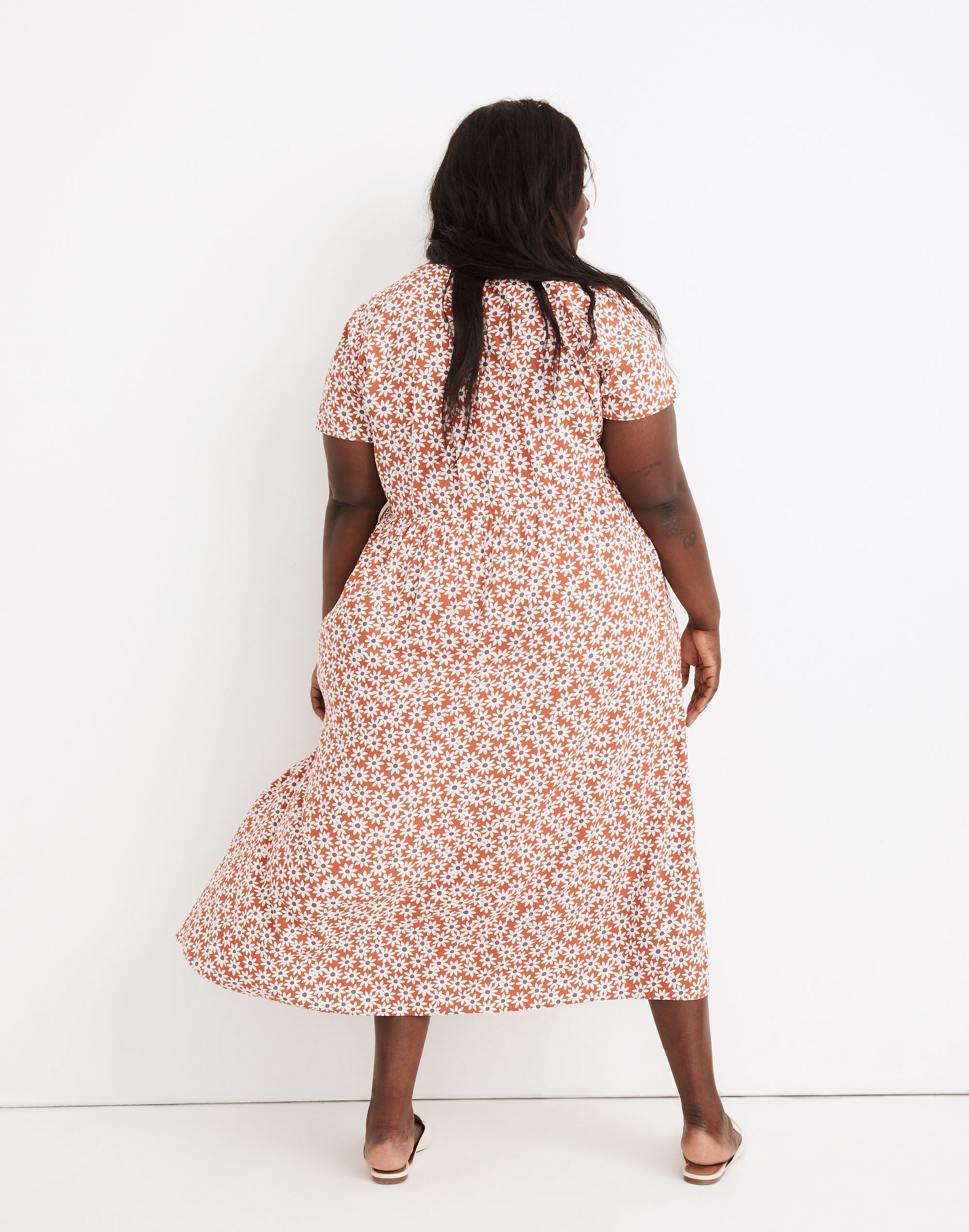 Plus Clara Midi Dress in Falling Daisies