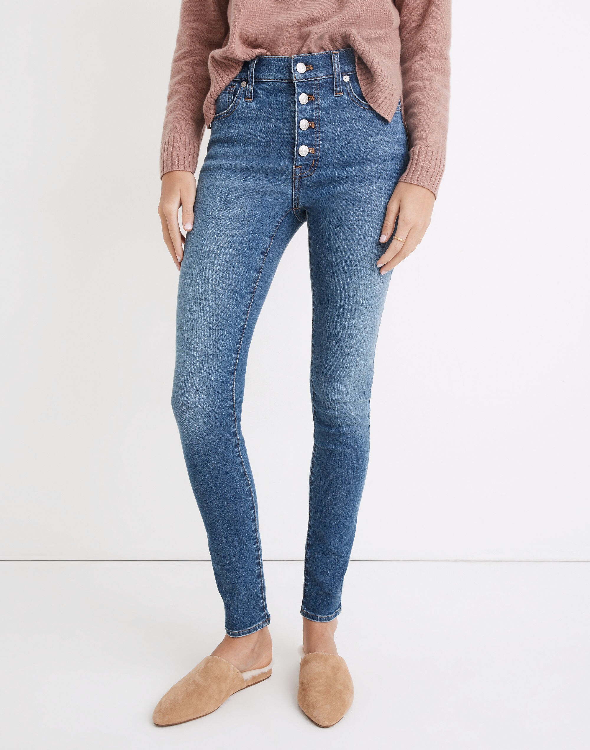 9" Mid-Rise Skinny Jeans in Varney Wash: Button-Front Edition